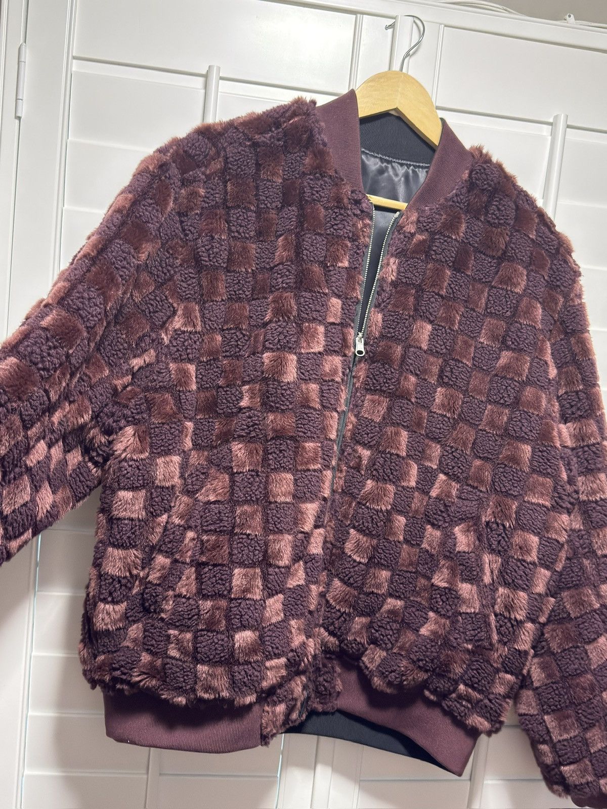 Kith 2025 Kith Reversible Faux Fur Avery Bomber Magma' Size US M / EU 48-50 / 2 - 5 Thumbnail