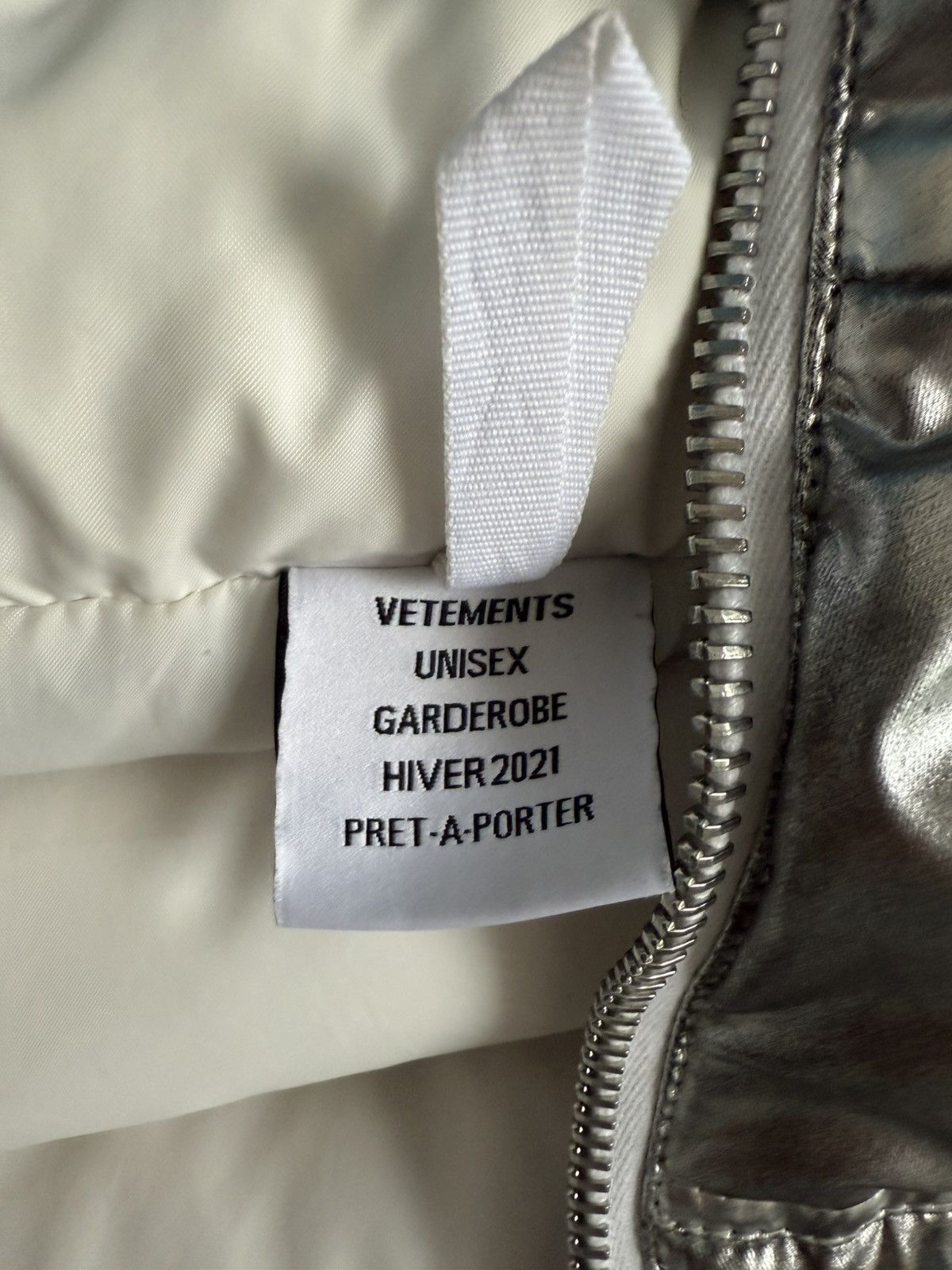 Vetements Vetements dark silver puffer jacket with washed effect Size US M / EU 48-50 / 2 - 6 Thumbnail