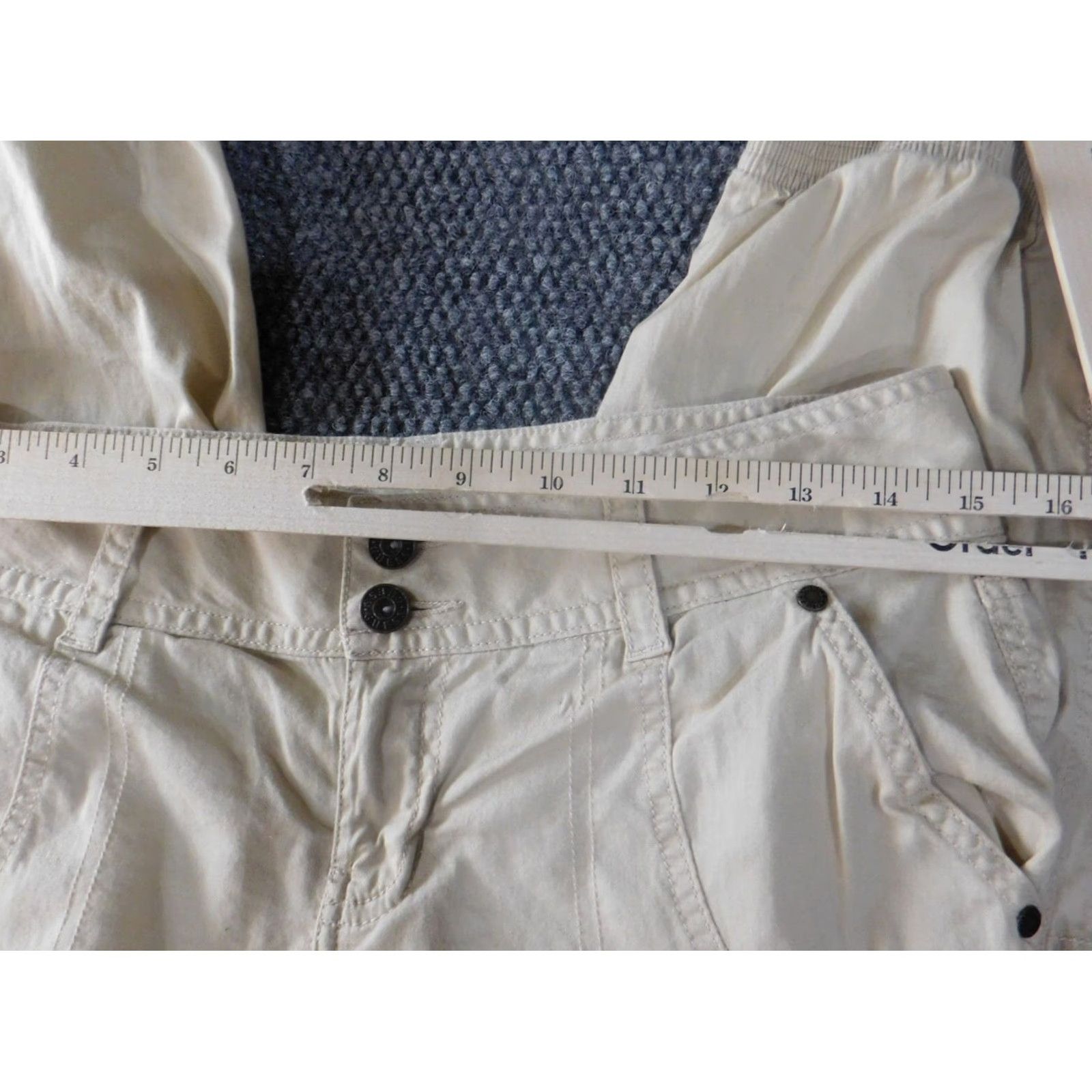 Guess GUESS Womens Pants 27 Beige Jogger Cargo Straight Pants Regular Waist 29 Inseam 23 Classic Casual Cotton Spandex Knit Pockets Straight Leg Womens Size 27" / US 4 / IT 40 - 2 Thumbnail