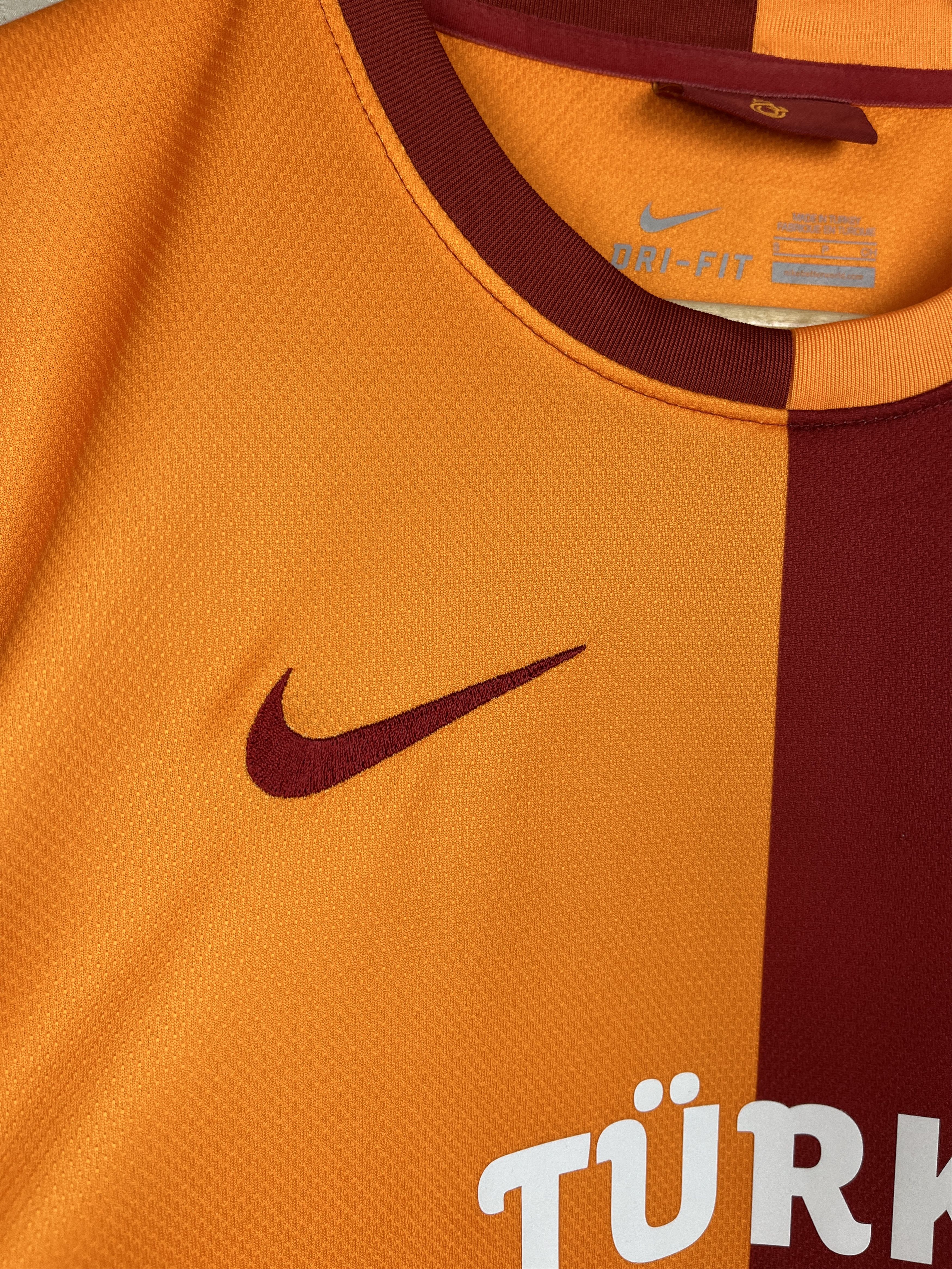 Nike Galatasaray Home Shirt 2013-2014 Soccer Football L/S Jersey Size US S / EU 44-46 / 1 - 5 Thumbnail