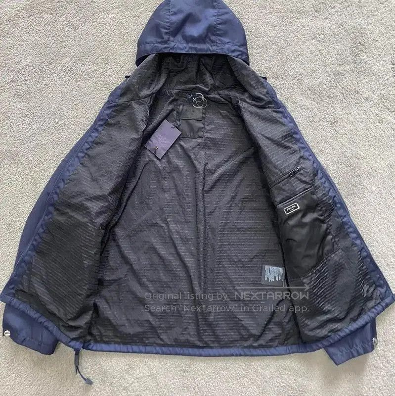Other Prada Men's Navy Polyester Jacket Size L. Size US L / EU 52-54 / 3 - 4 Thumbnail