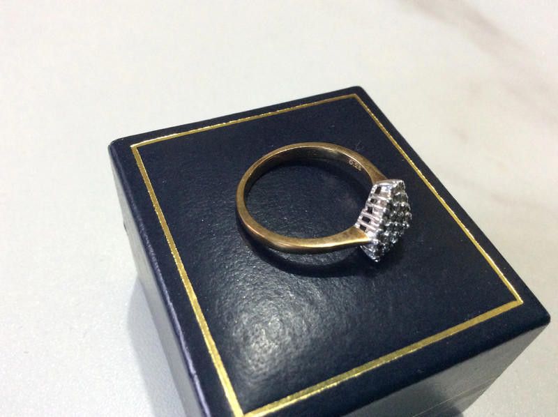 Other 9ct gold ladies diamond ring size O Size ONE SIZE - 4 Thumbnail