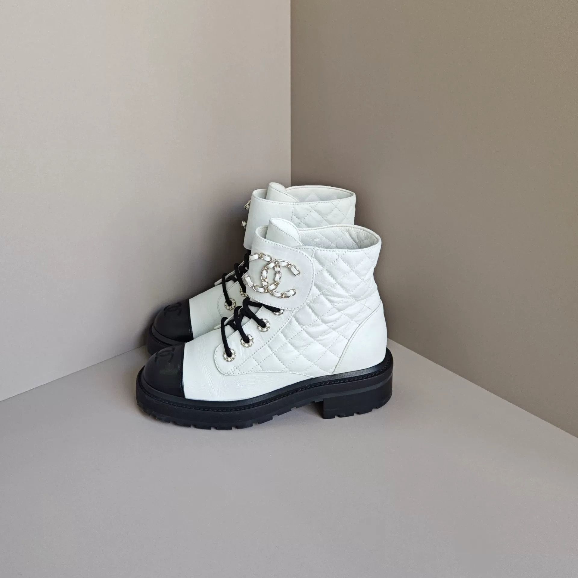 Chanel Chanel Boots us_6 Women Size US 6 / IT 36 - 1 Thumbnail