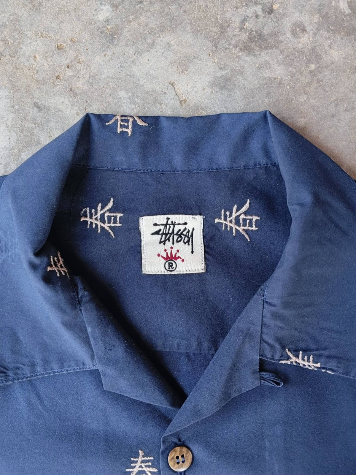 Stussy Vintage RARE 90s STUSSY Chinese Wording Open Collar Shirt Size US XL / EU 56 / 4 - 5 Thumbnail
