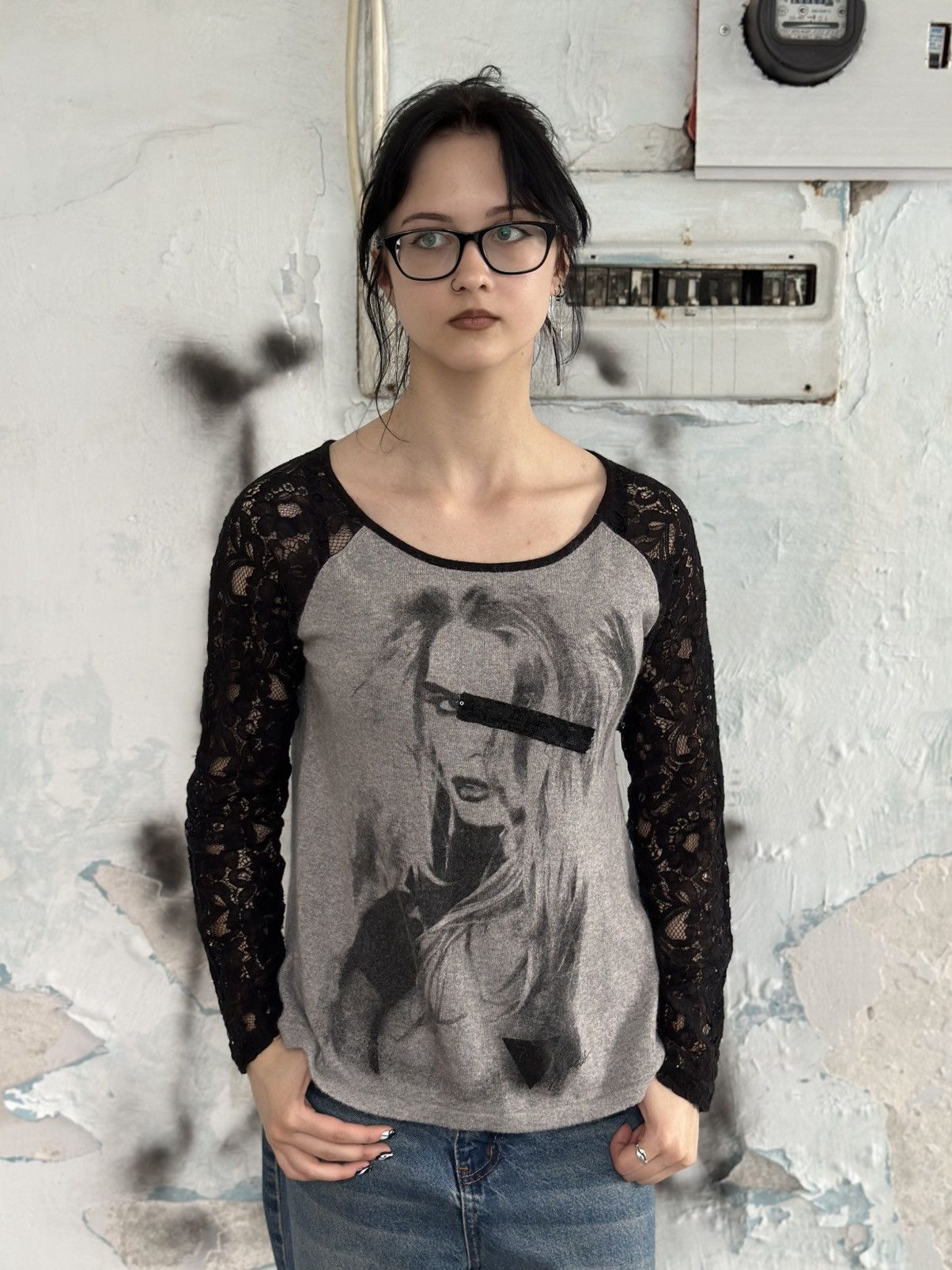 VTG Women’s Guess Long-sleeve T-shirts Grunge Avantgarde