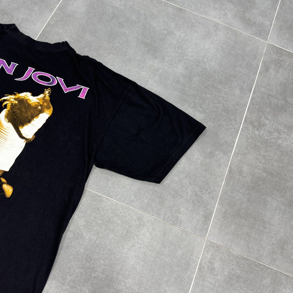 Bon Jovi Vintage Bon Jovi World Tour 1993 Band Tee T-Shirt Men Size US XL / EU 56 / 4 - 15 Thumbnail