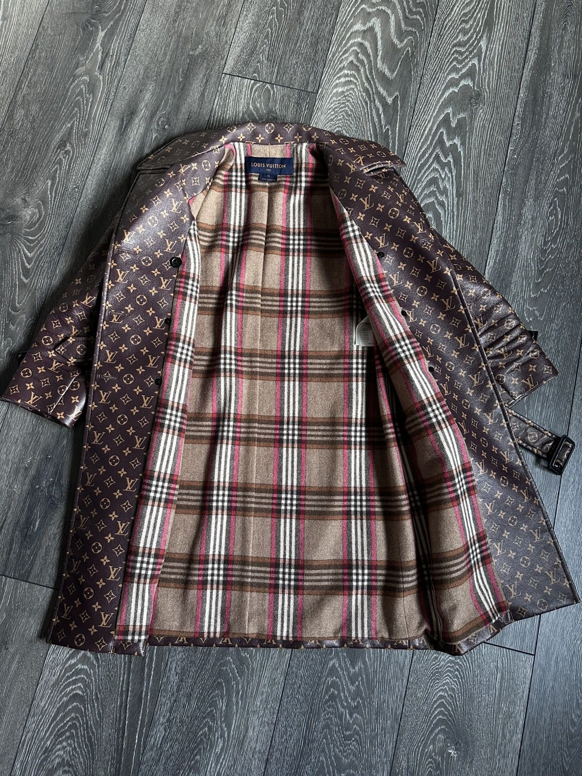 Louis Vuitton louis vuitton silk monogram coat Size XS / US 0-2 / IT 36-38 - 3 Thumbnail