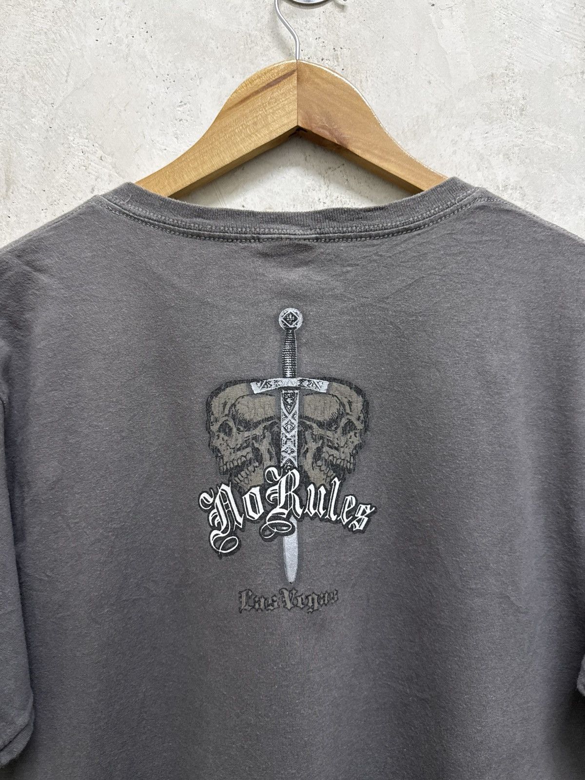Affliction 2000s sword skulls grunge affliction tapout tee Size US M / EU 48-50 / 2 - 4 Thumbnail