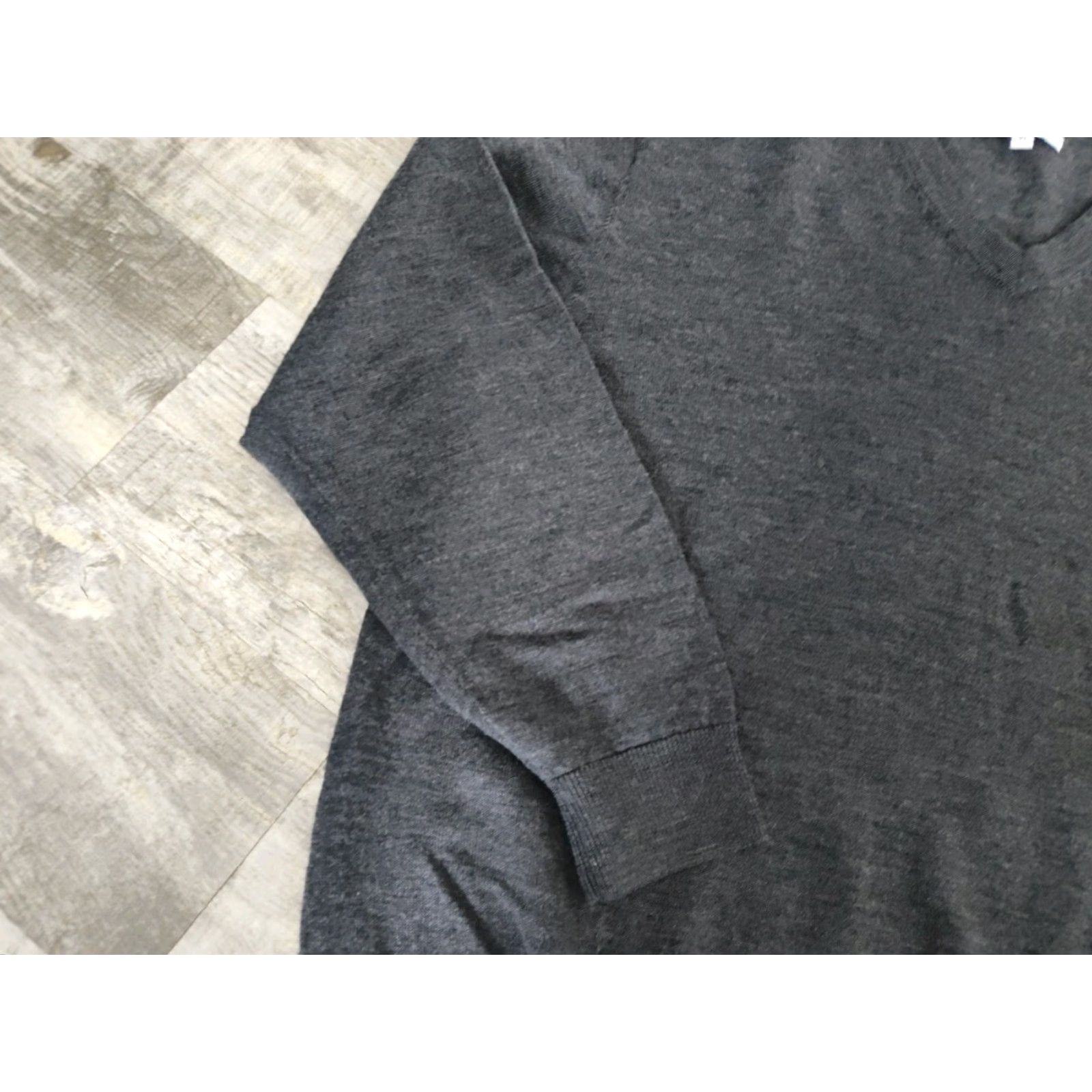 Vintage Turnbury Men's V-Neck Sweater XL Gray 100% Extra Fine Merino Wool Classic Pullover Lightweight Breathable Size US XL / EU 56 / 4 - 4 Thumbnail
