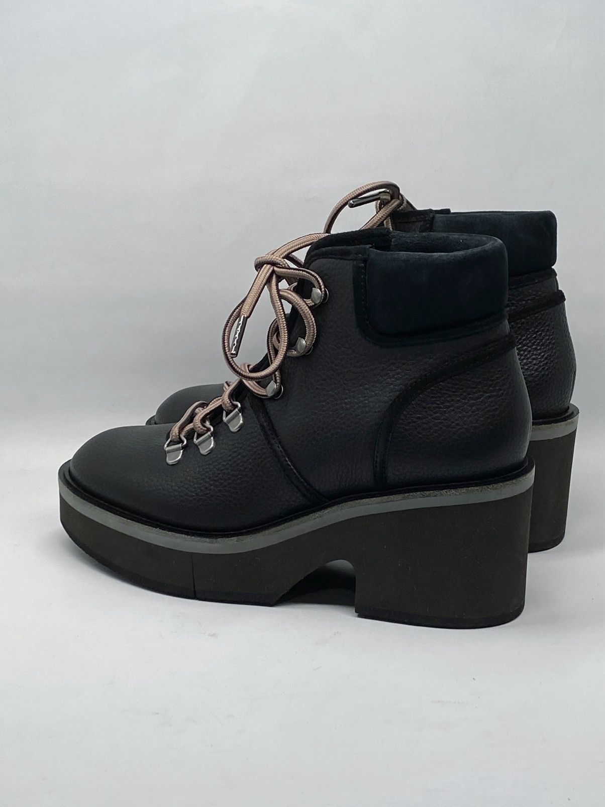 Robert Clergerie Clergerie Lace Up Leather booties size 37 Size US 7 / IT 37 - 5 Thumbnail