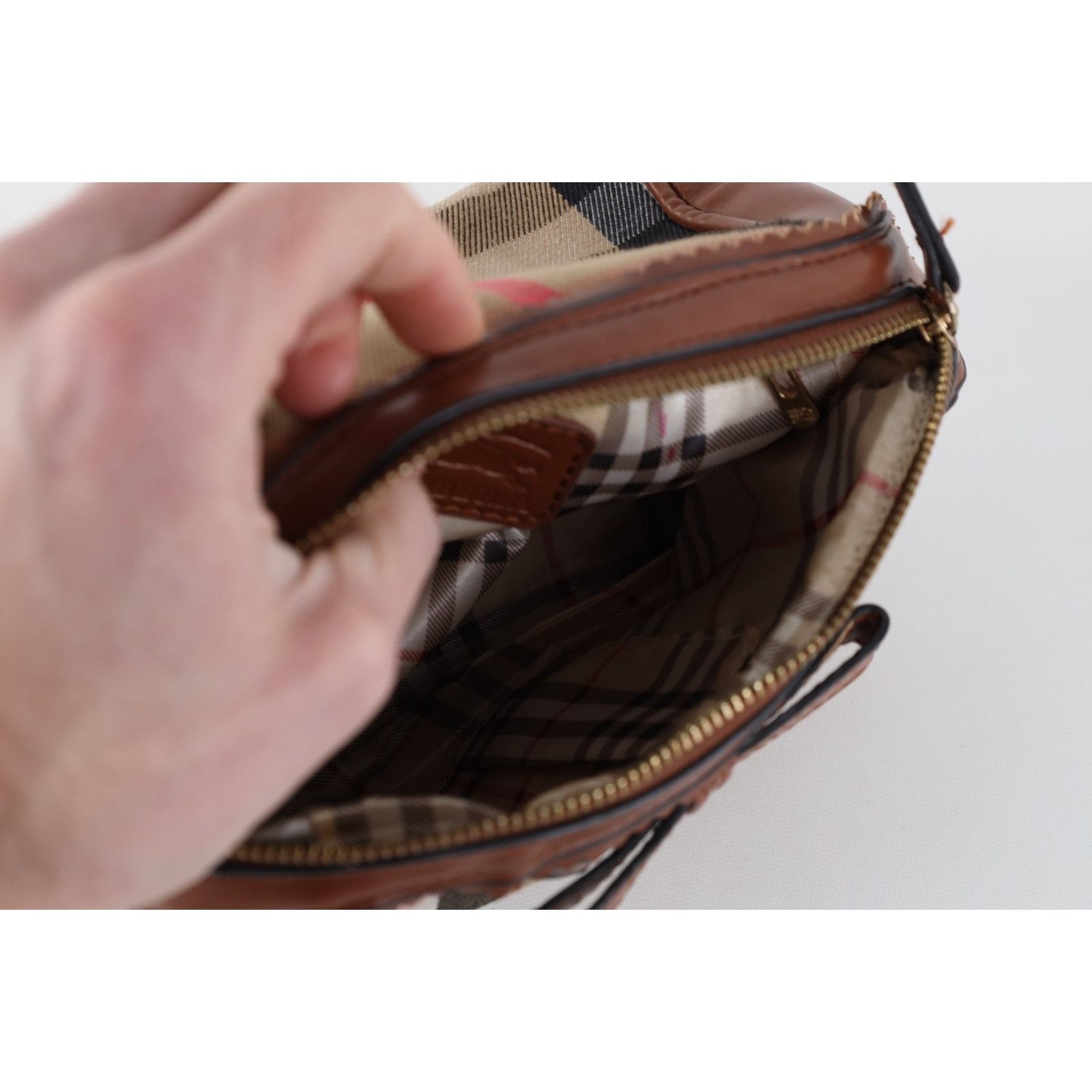 Burberry Vintage Burberry Prorsum Novacheck Plaid Toiletry Bag Size ONE SIZE - 9 Thumbnail