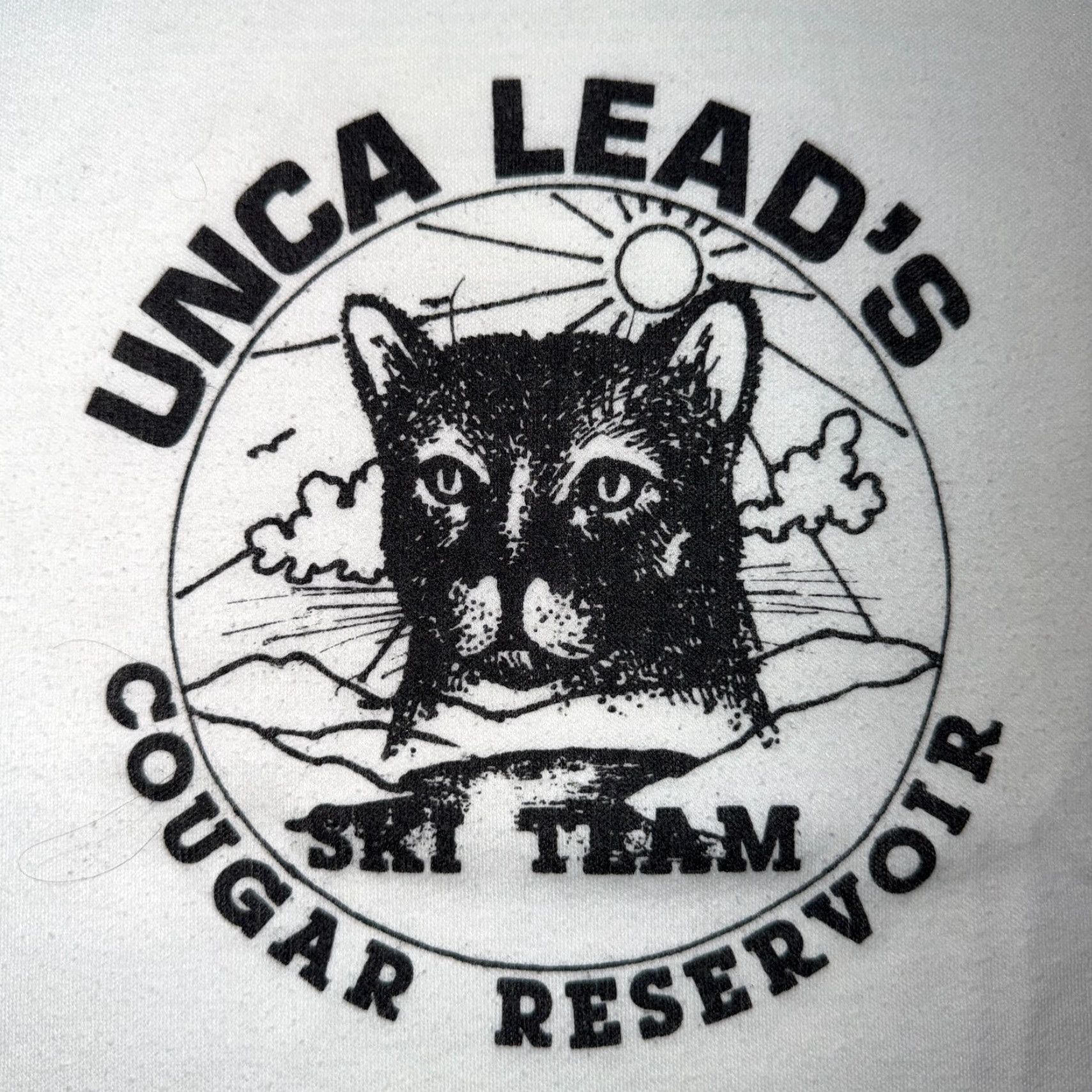 Cougar VINTAGE T-Shirt Men White Short Sleeve Crew Neck UNCA Leads Cougar Reservoir VTG Funny 90s Cats Fiesty 70s 80s 90s Size US S / EU 44-46 / 1 - 2 Thumbnail
