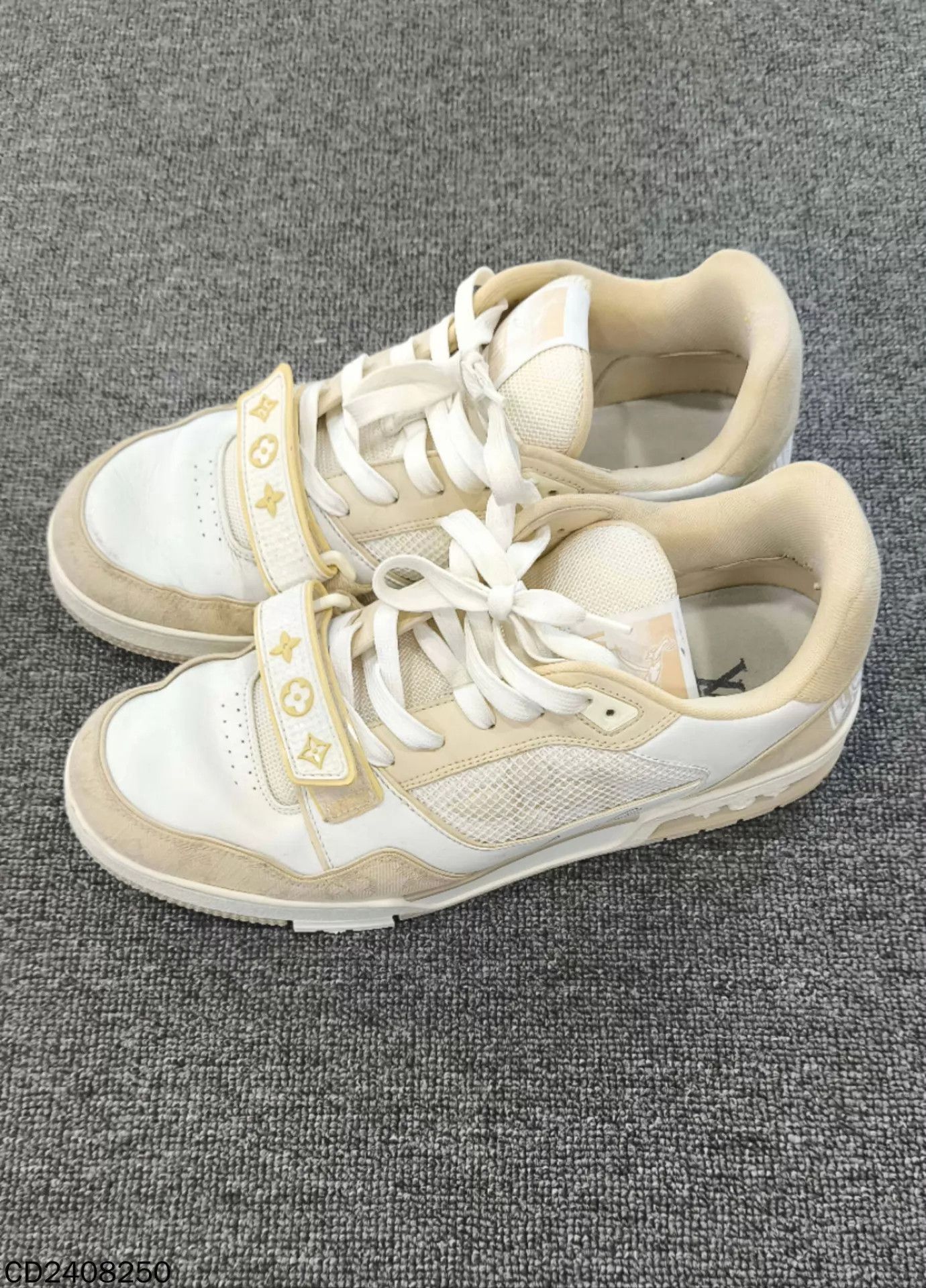 Louis Vuitton LV Trainer Khaki Velcro 95 New 43 Size US 10 / EU 43 - 1 Thumbnail