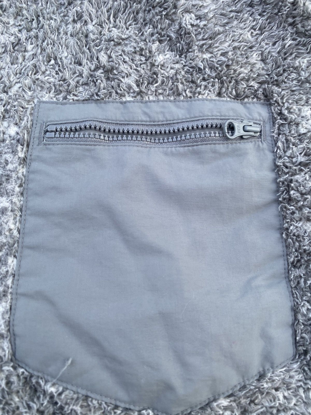Uniqlo Uniqlo fleece half zipper size L pit 22 Size US L / EU 52-54 / 3 - 4 Thumbnail