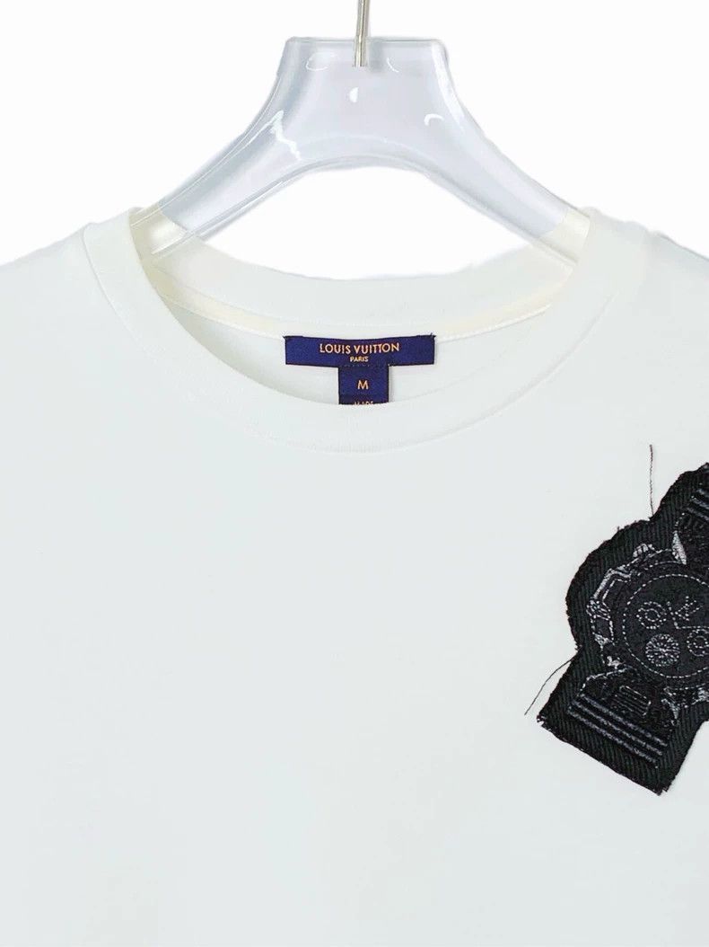 Louis Vuitton Louis Vuitton White Logo Embroidered Crew Neck T-Shirt Size M / US 6-8 / IT 42-44 - 3 Thumbnail