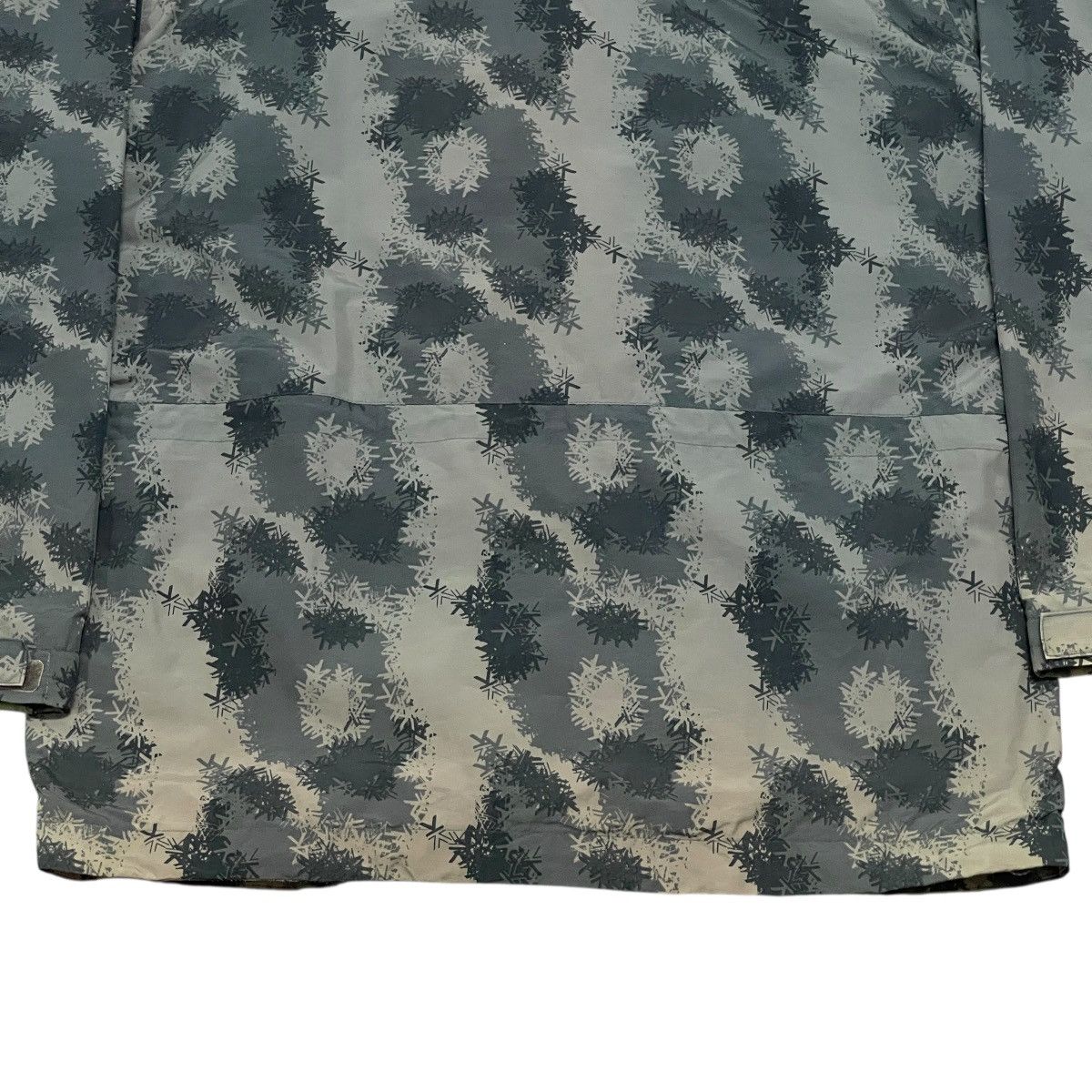 Karrimor Vtg Karrimor Camouflage Hooded Gorpcore WindbreakerJacket Size US XL / EU 56 / 4 - 19 Thumbnail