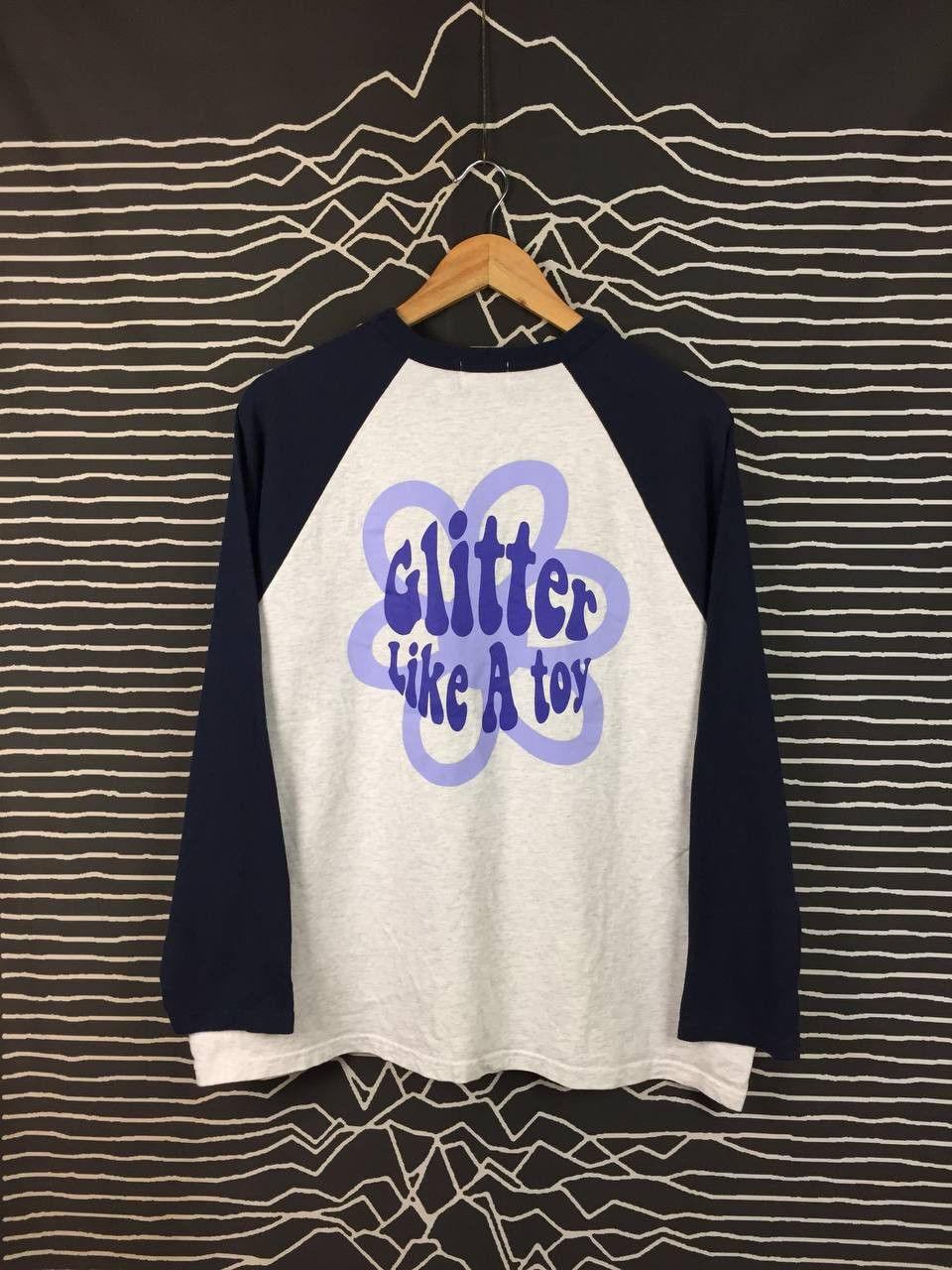 Japanese Brand W.W.G.Who's Who Gallery Glitter Like A Toy Raglan Tee Size US L / EU 52-54 / 3 - 2 Thumbnail