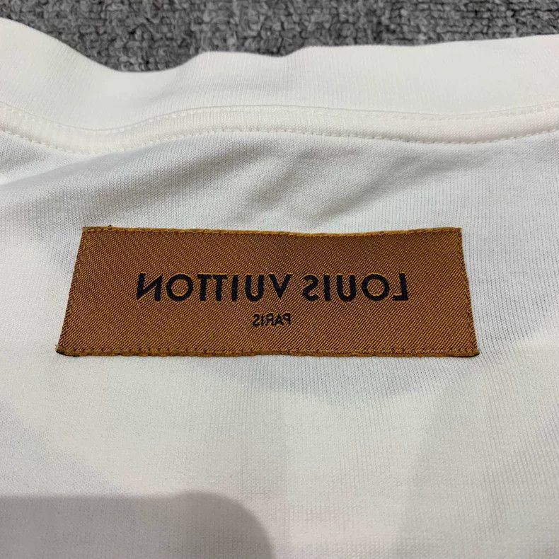 Louis Vuitton LOUIS VUITTON White paratrooper short sleeve Size US M / EU 48-50 / 2 - 8 Thumbnail