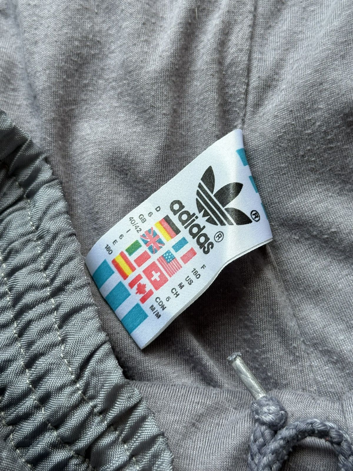 Adidas Vintage Adidas Grey Metallic Joggers Size US 32 / EU 48 - 4 Thumbnail