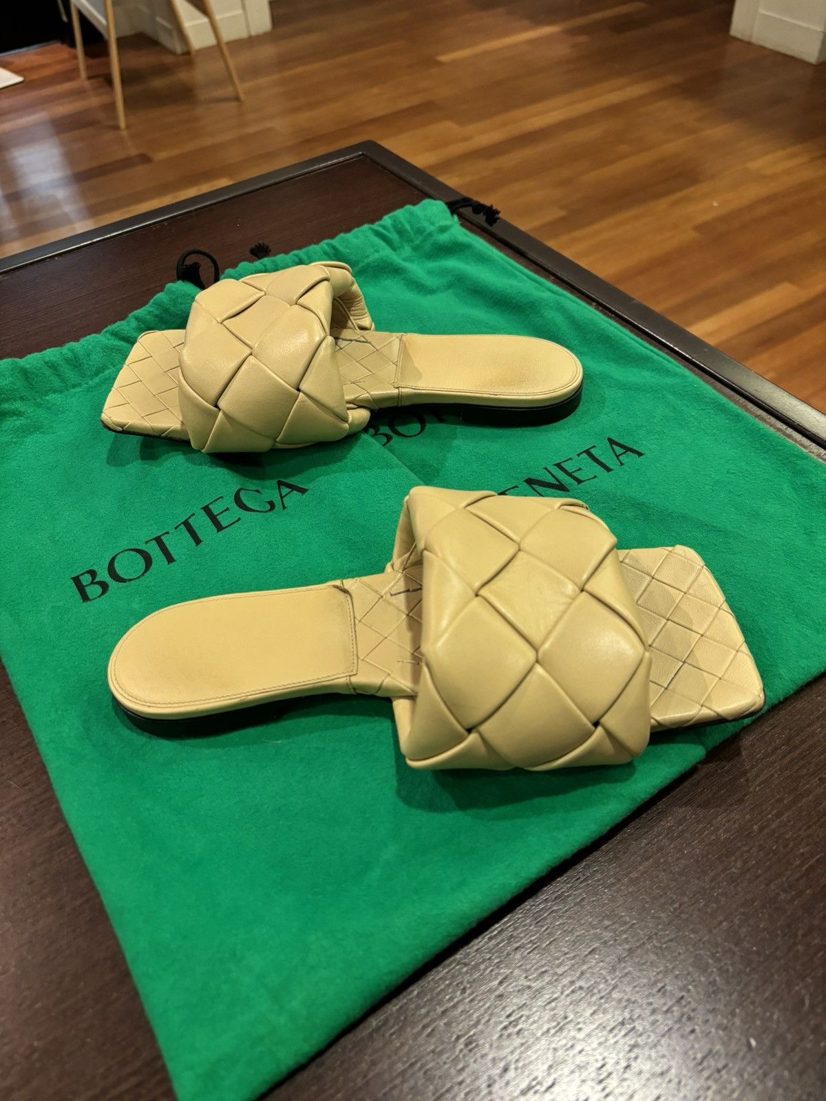 Bottega Veneta Bottega Veneta Lido Leather Sandals Size US 7 / IT 37 - 3 Thumbnail