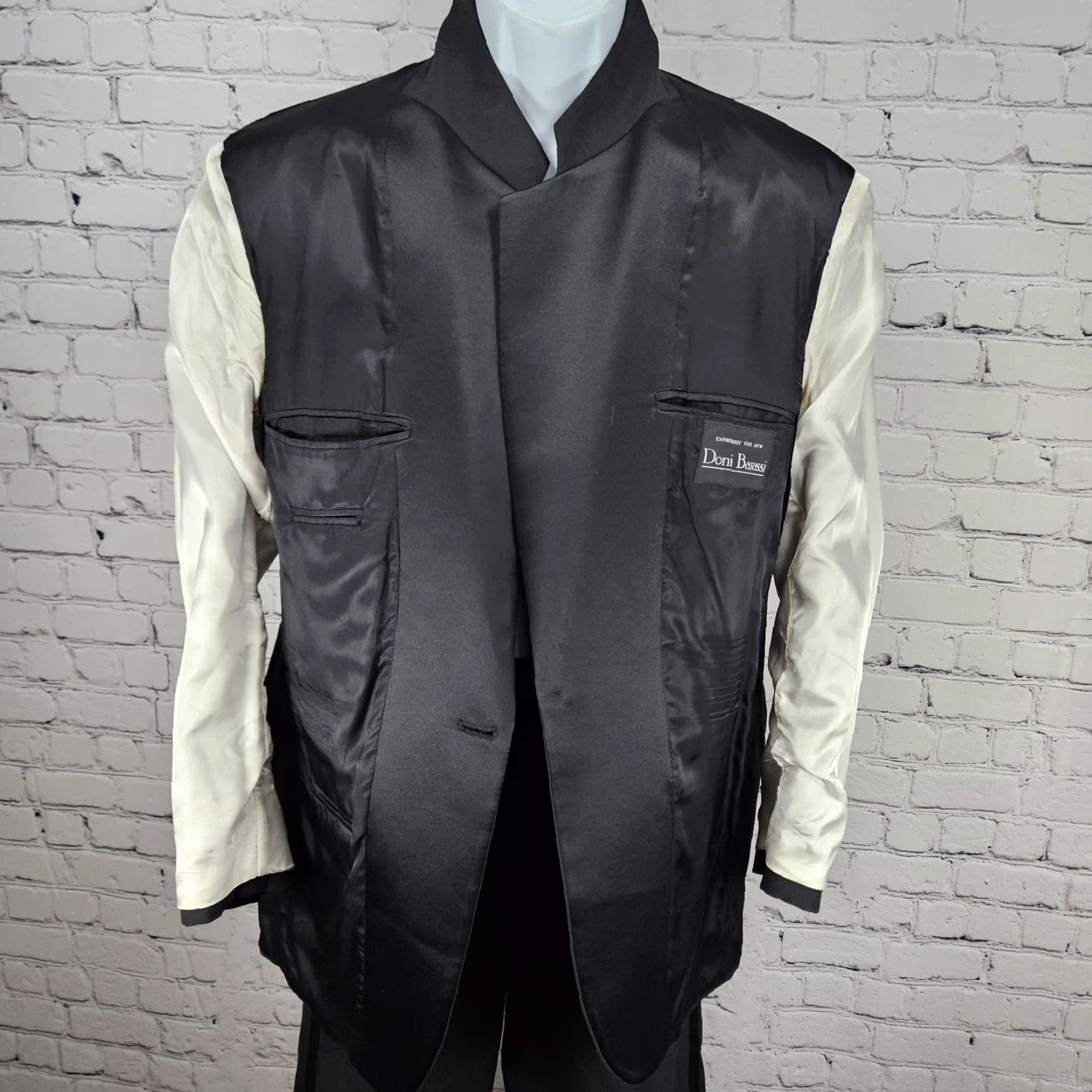 Vintage Doni Barassi Black Notch 1 Button Tuxedo Full Suit 2 Piece Set 38R/30R Men's Formal Wedding Party/Cocktail Classic Size 38R - 7 Thumbnail