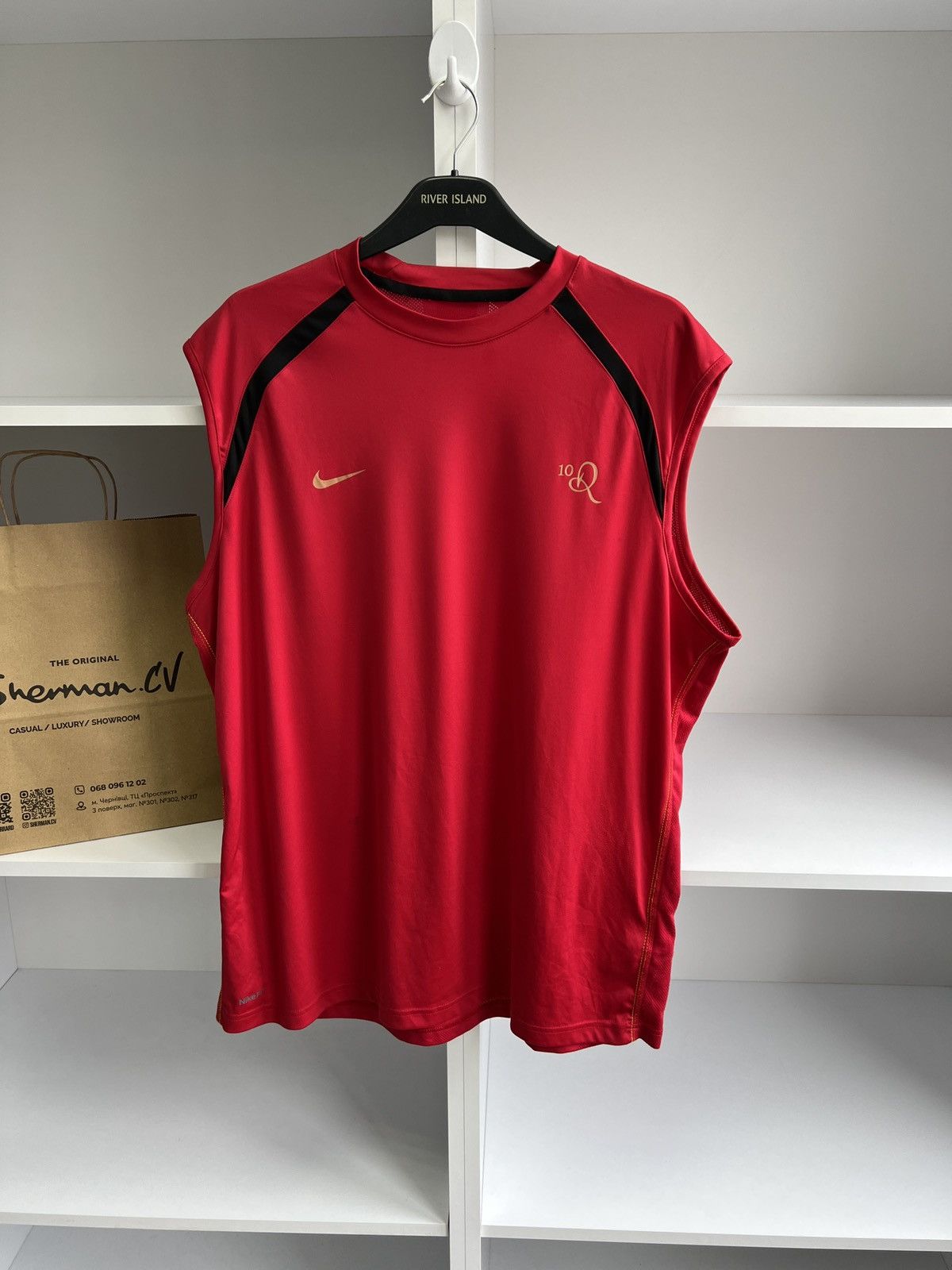 Nike × Vintage Vintage Nike Ronaldinho Red Sleeveless T-Shirt Size US L / EU 52-54 / 3 - 4 Thumbnail