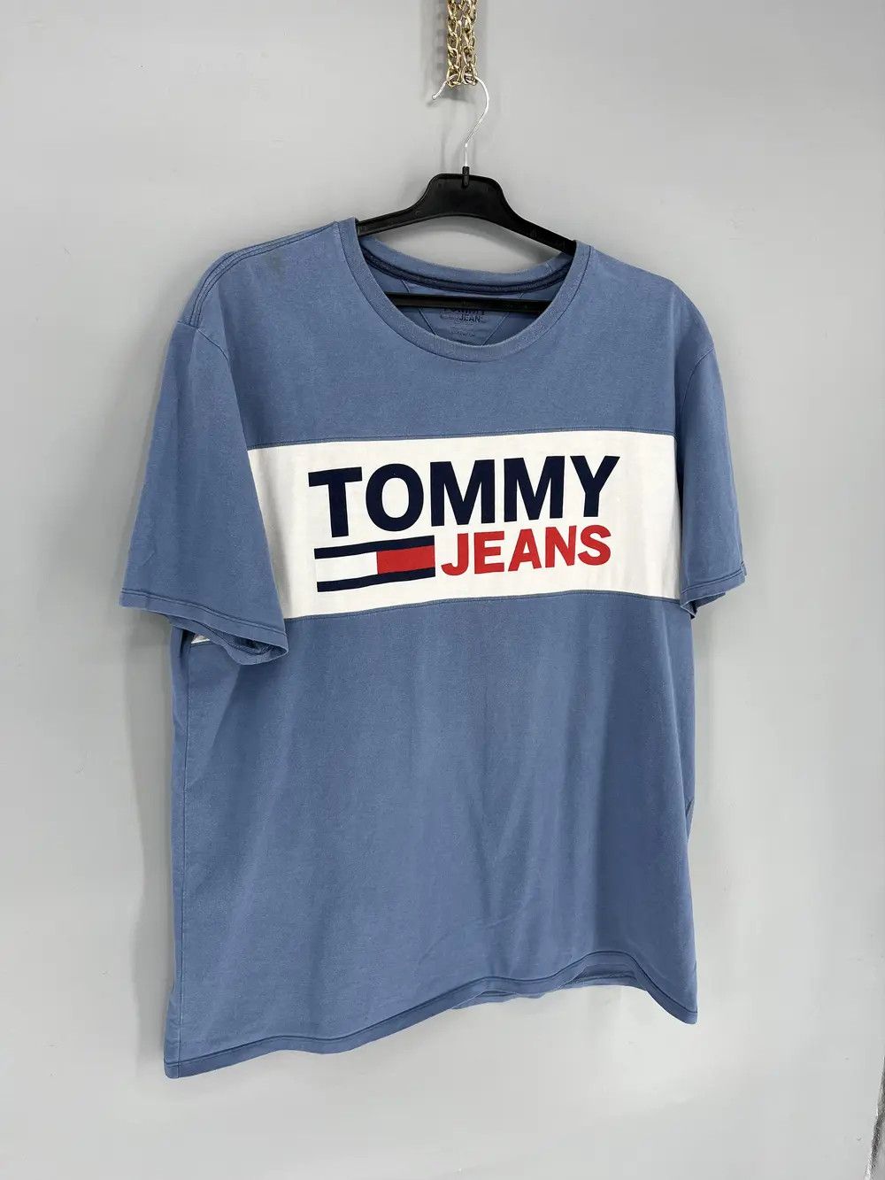 Tommy Hilfiger Tommy Jeans Hilfiger Big Logo Tshirt Vintage L Streetwear Size US L / EU 52-54 / 3 - 2 Thumbnail