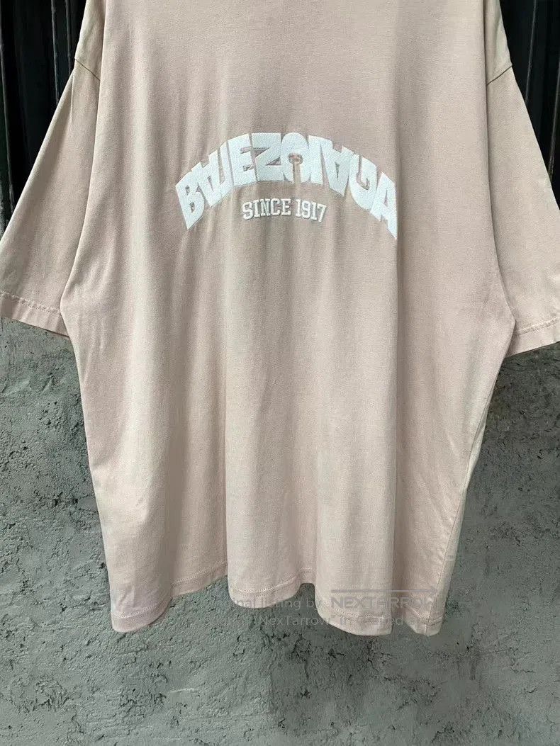 Balenciaga Balenciaga Beige Reversed Logo T-shirt. Size US M / EU 48-50 / 2 - 4 Thumbnail