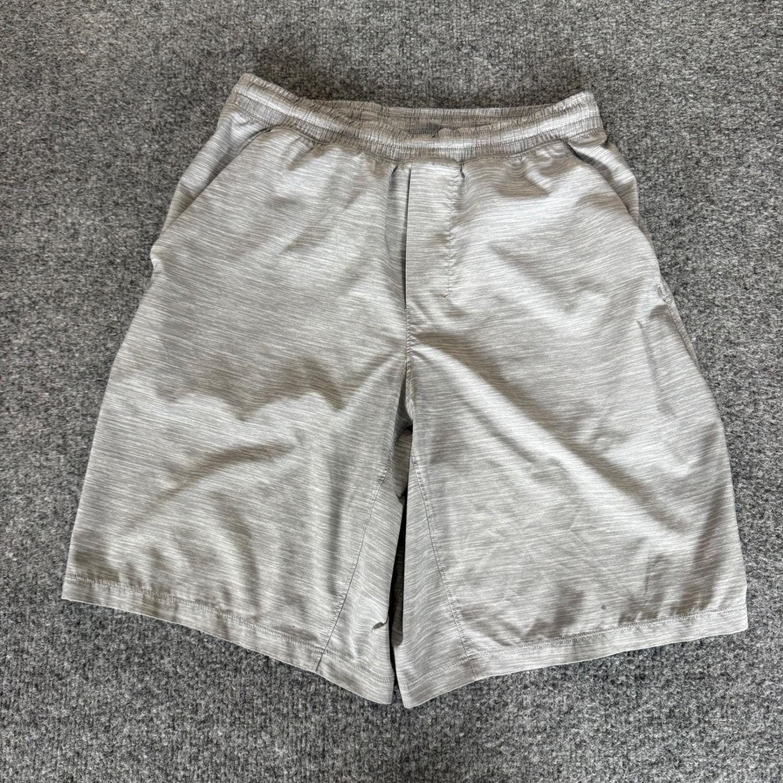 Lululemon Lululemon Athletic Shorts Mens S Gray Gym Workout Training Size US 26 / EU 42 - 1 Thumbnail