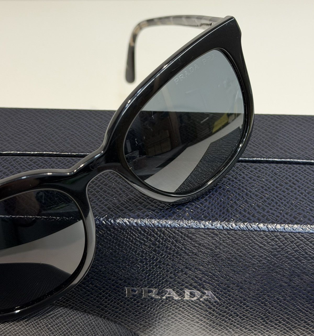 Prada PRADA Logo Polarized Sunglasses SPR03X Runway Black Square Size ONE SIZE - 13 Thumbnail