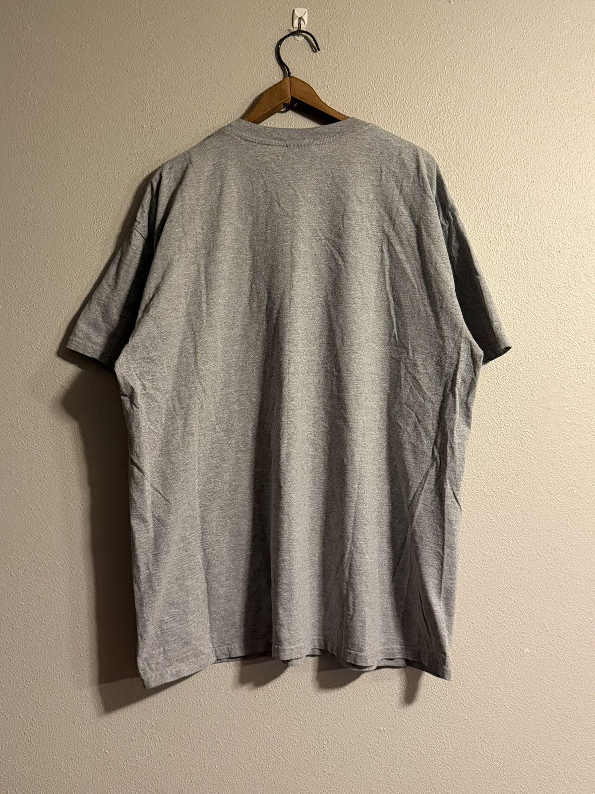 Nike vintage 90s nike gray on gray logo shirt Size US XL / EU 56 / 4 - 4 Thumbnail