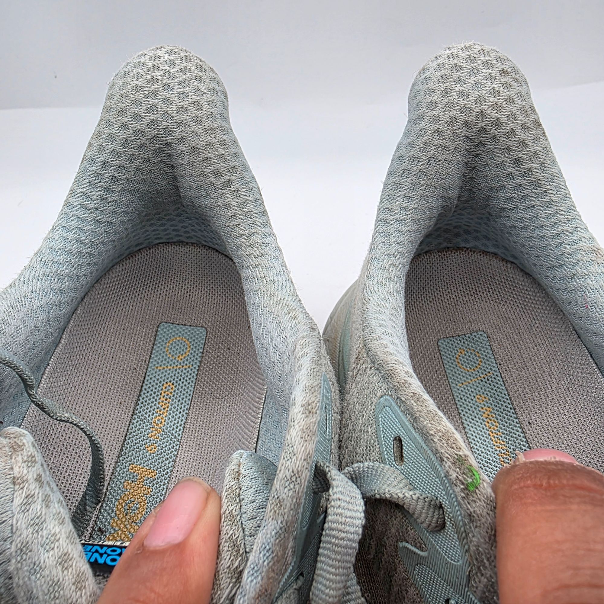 Hoka Hoka One One Clifton 9 Womens Size 7 B Cloud Blue Ice White Size US 7 / IT 37 - 9 Thumbnail