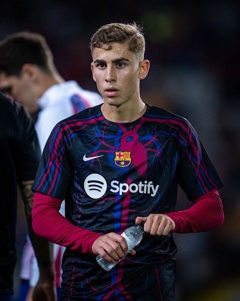 Nike Barcelona x Patta special edition training shirt (bnwt) Size US L / EU 52-54 / 3 - 10 Thumbnail
