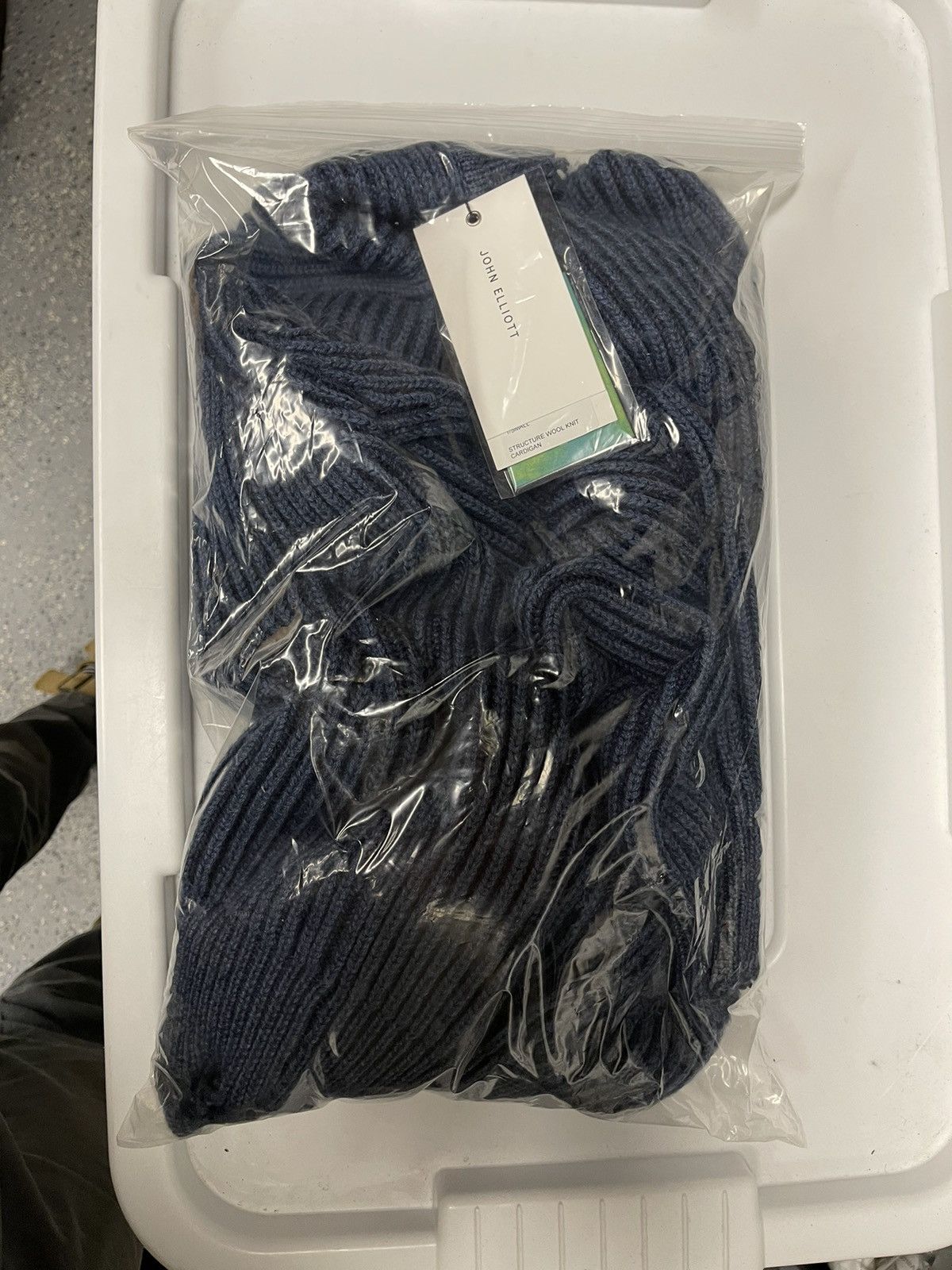 John Elliott John Elliott Structure Merino Caridgan Size US S / EU 44-46 / 1 - 5 Thumbnail