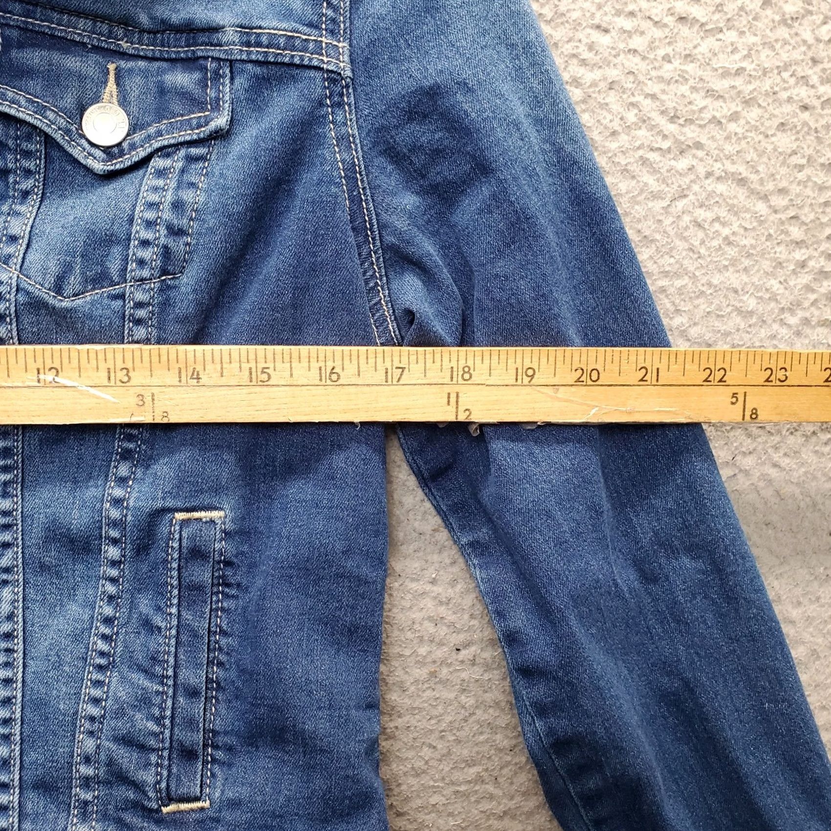 Old Navy Old Navy Trucker Jacket Womens Small Blue Denim Dark Wash Collared Button Front Jacket Womens Size S Blue Denim Regular Size S / US 4 / IT 40 - 3 Thumbnail