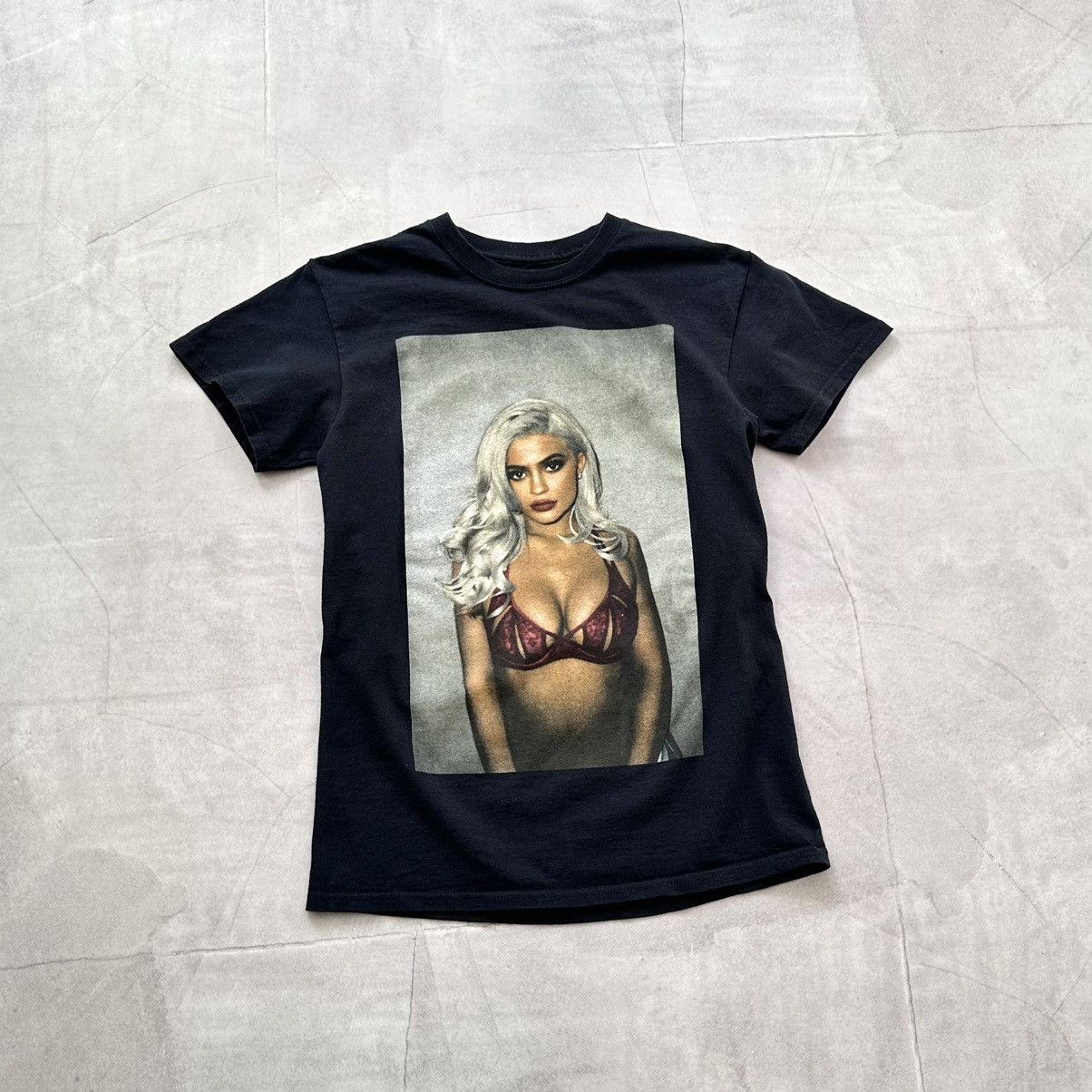 Kylie Jenner OG Kylie Jenner Limited Edition Photo Calabasas T Shirt Size US S / EU 44-46 / 1 - 1 Thumbnail