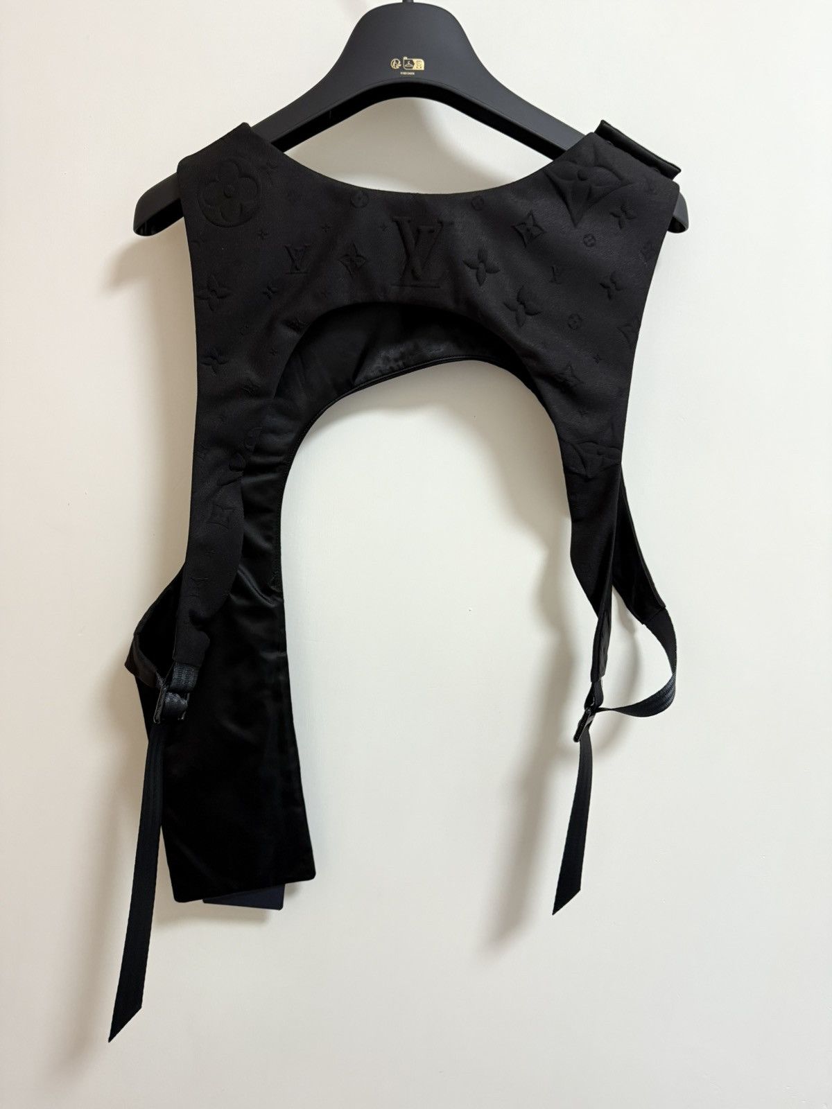 Louis Vuitton Louis Vuitton Black monogram mid-layer vest L Size 48L - 3 Thumbnail