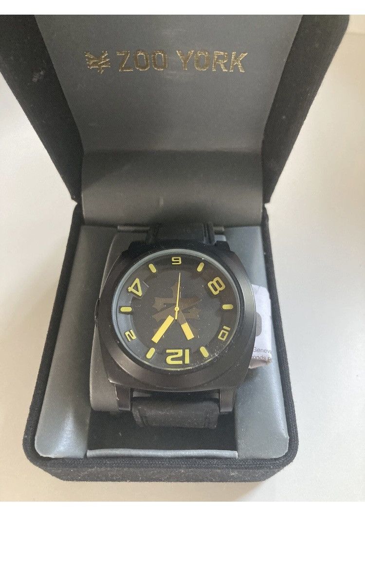 Zoo York Vintage Y2K Zoo York Black & Yellow Skate Watch Size ONE SIZE - 1 Thumbnail