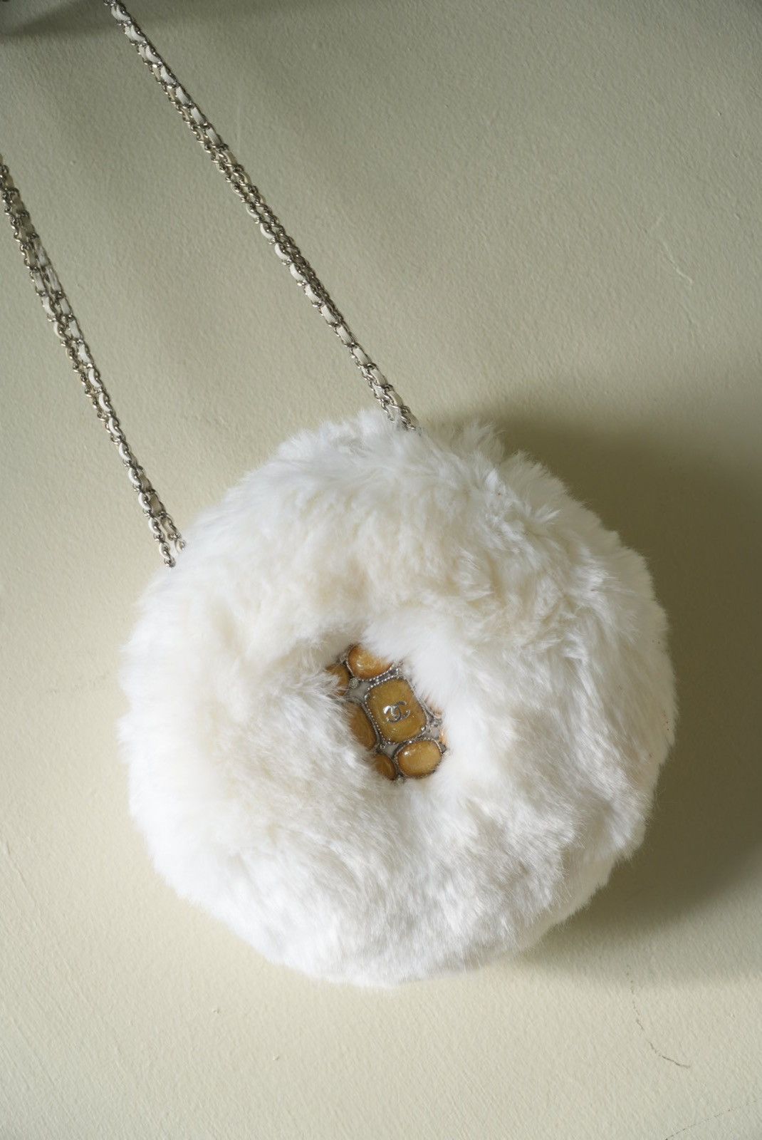 Chanel Chanel White Faux Fur Crystal Embellished CC Round Crossbody Size ONE SIZE - 6 Thumbnail