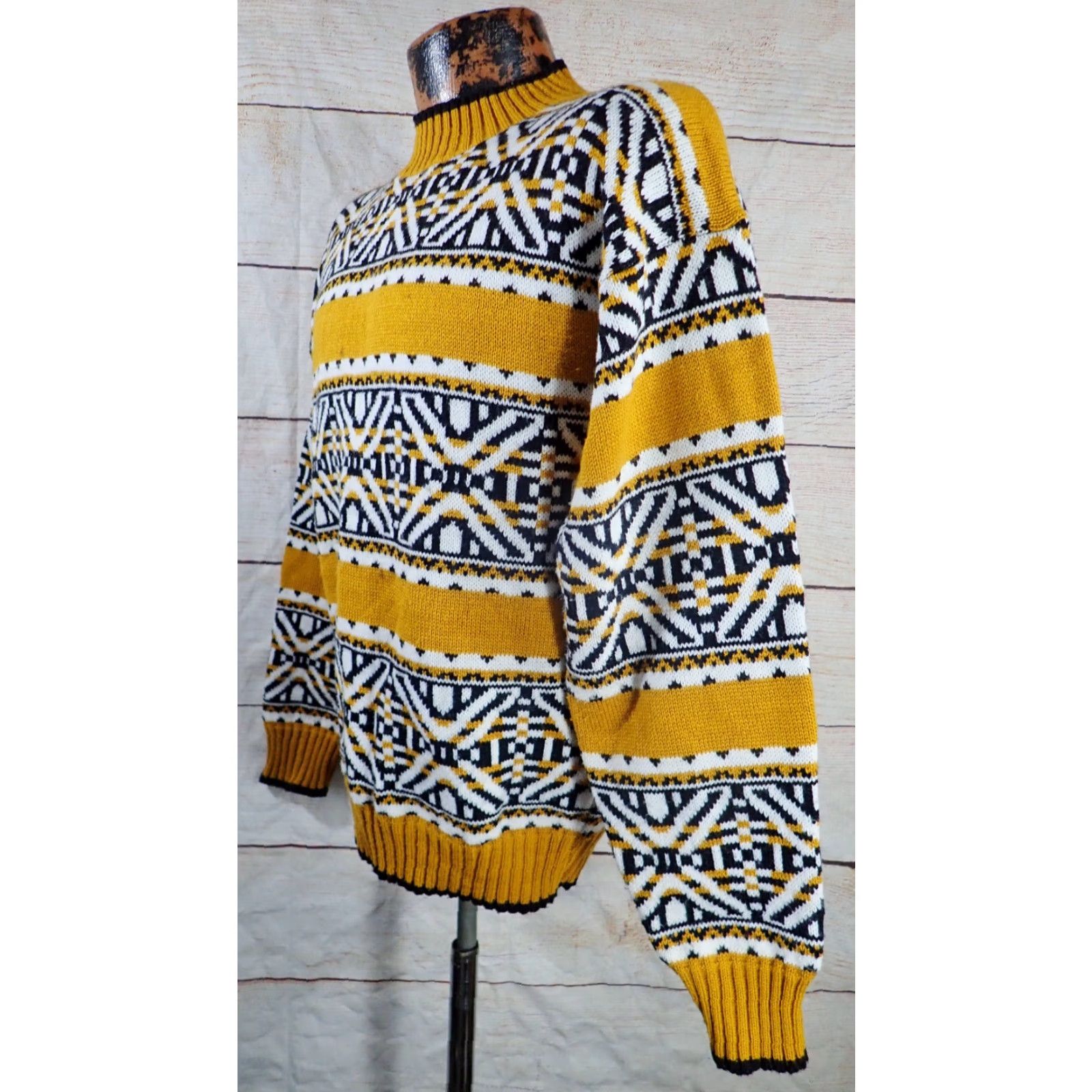 Vintage VINTAGE Turning Point USA Women's Sweater M Mustard Yellow Geometric Fair Isle Snowflake Knit 90s Pullover Menswear Style Size M / US 6-8 / IT 42-44 - 2 Thumbnail