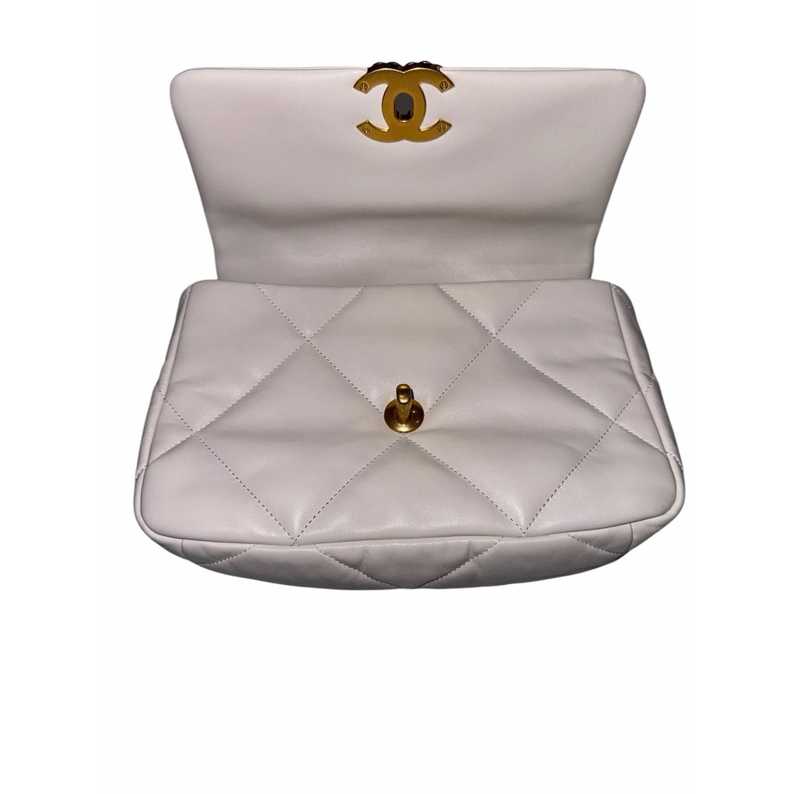 Chanel Chanel medium 19 flap bag white lambskin gold & silver tone Size ONE SIZE - 10 Thumbnail