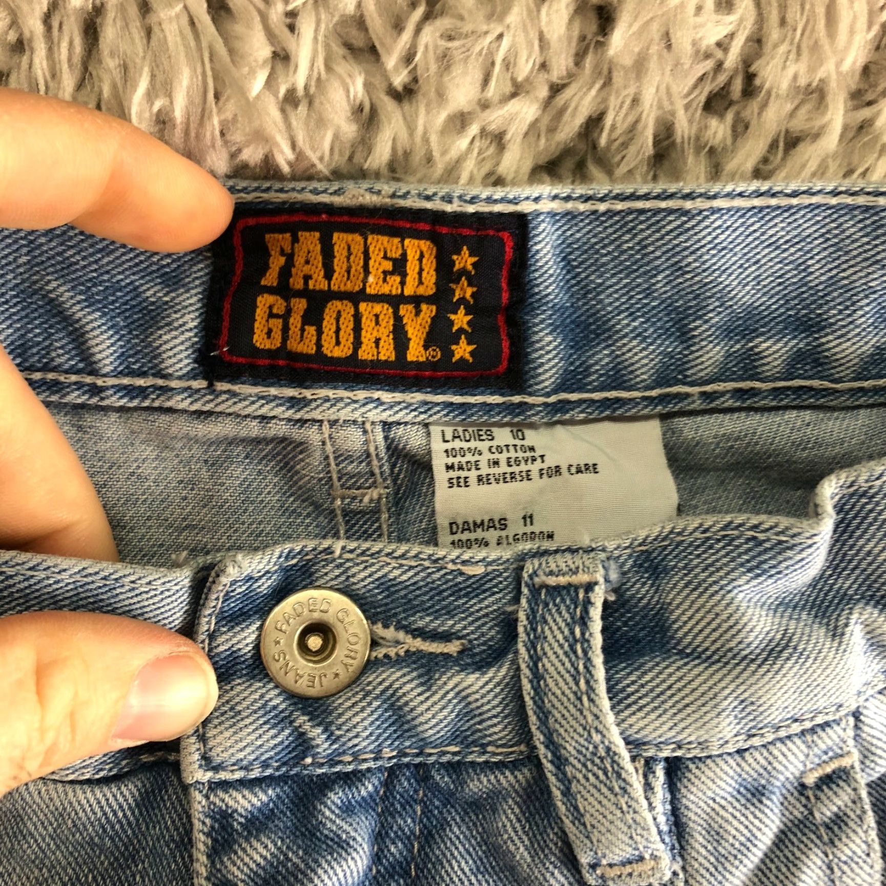 Faded Glory Faded Glory Bermuda Blue Jean Shorts Womens Size 10 Mid Rise Cuffed 28" Waist Denim Shorts Ladies Regular Fit Casual Size 28" / US 6 / IT 42 - 6 Thumbnail