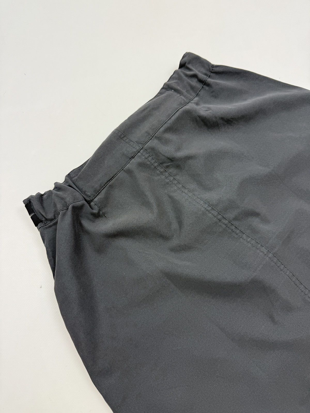 Nike ACG Y2K Vintage Nike ACG Gray Nylon Cargo Mini Skirt M Size 28" / US 6 / IT 42 - 7 Thumbnail
