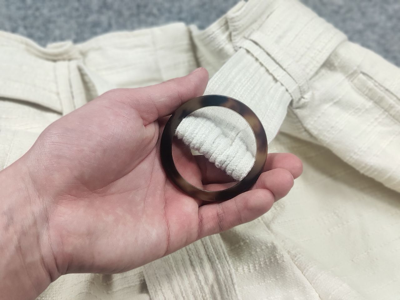Sezane Sezane Design Rome Beige Belted Cuff Shorts buckle high-rise Size 27" / US 4 / IT 40 - 14 Thumbnail