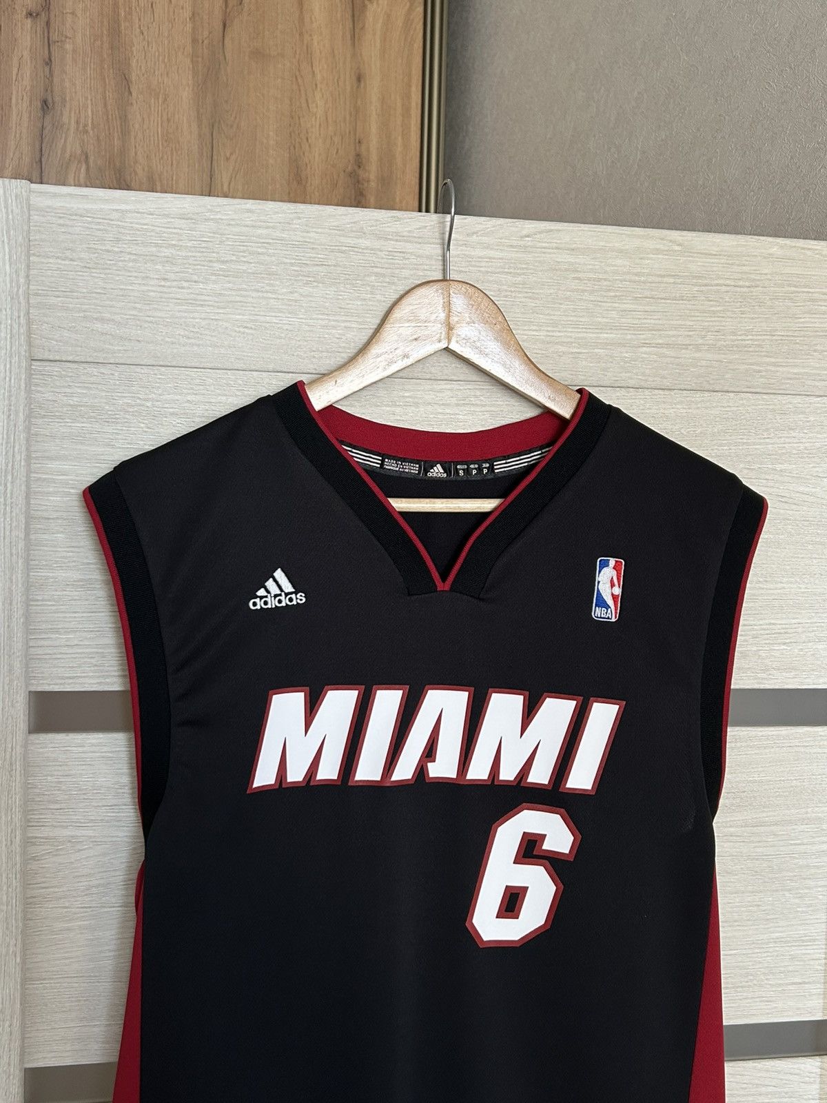 Adidas Adidas NBA Miami Lebron James 6 Vintage man’s jersey size S Size US S / EU 44-46 / 1 - 2 Thumbnail