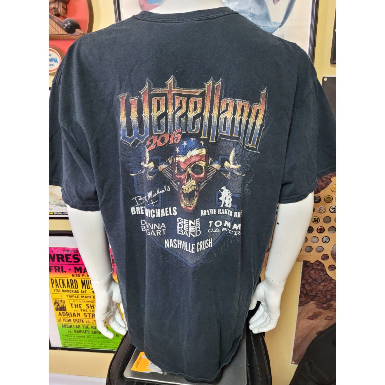 Gildan VINTAGE 2015 Wetzelland Biker Rally Concert T Shirt 2XL XXL Bret Michaels Tommy Castro Gildan Men Black Graphic Tee Shirt Size US XXL / EU 58 / 5 - 3 Thumbnail