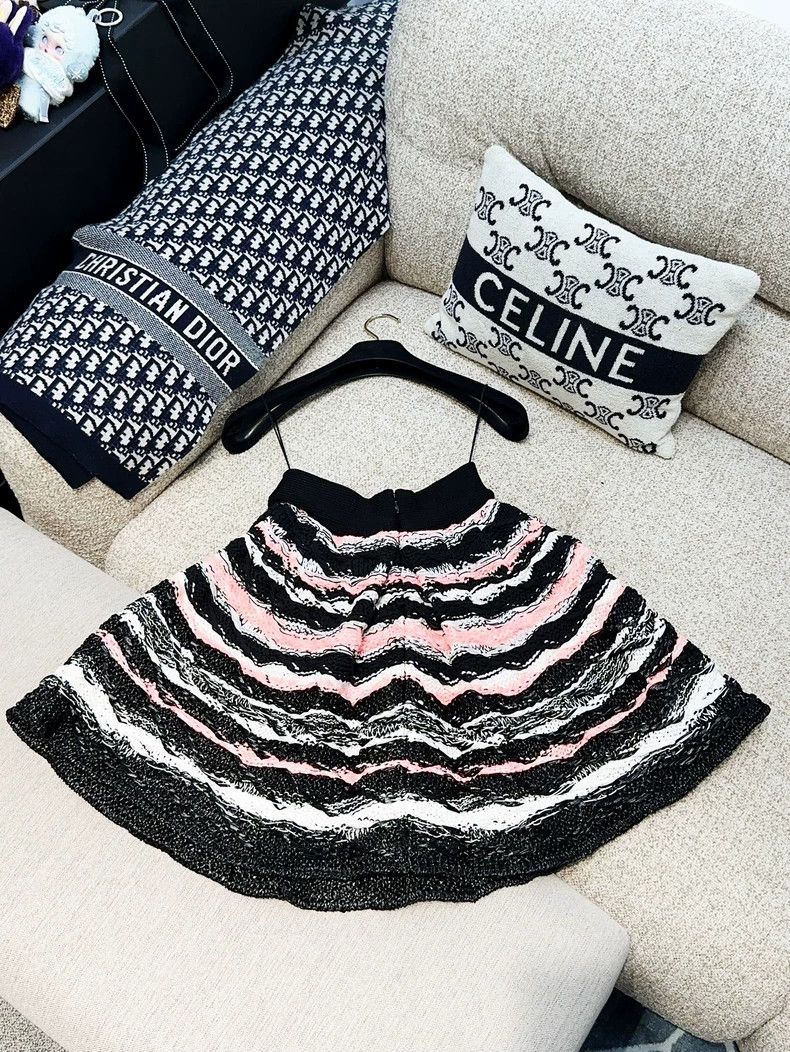 Chanel Chanel 20s roof series black and pink colorful striped kni Size 42" / US 20 - 2 Thumbnail