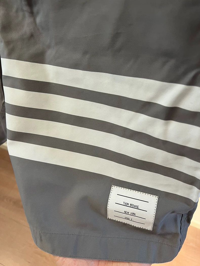 Thom Browne Thom Browne size3 Gray nylon striped shorts Size US 27 - 3 Thumbnail