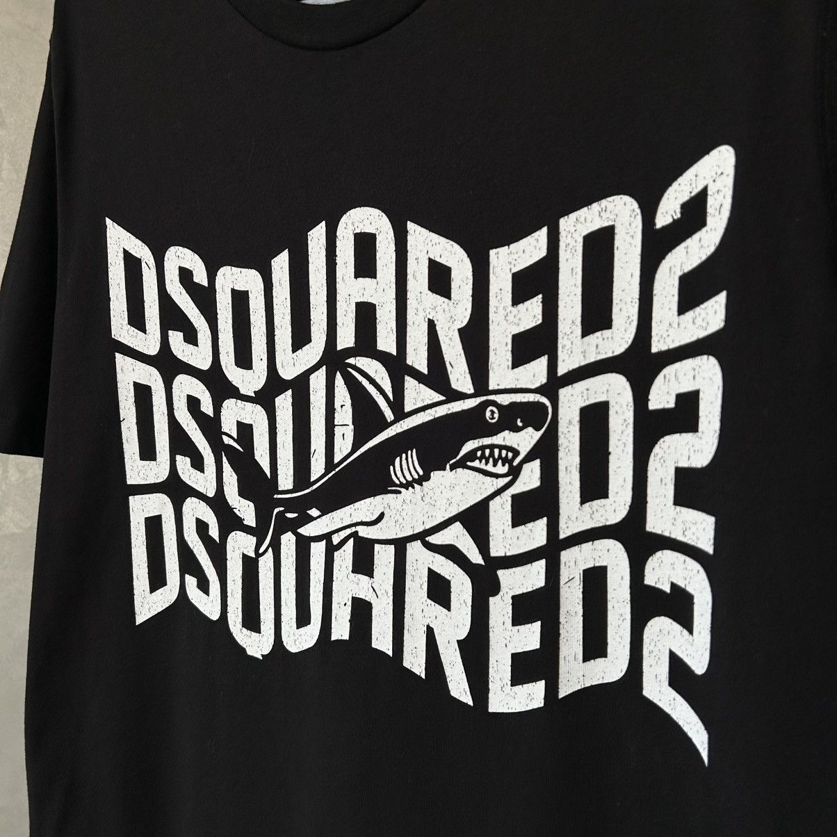 Dsquared2 Dsquared2 Shark Motif Logo Print T Shirt Xl Size US XL / EU 56 / 4 - 5 Thumbnail