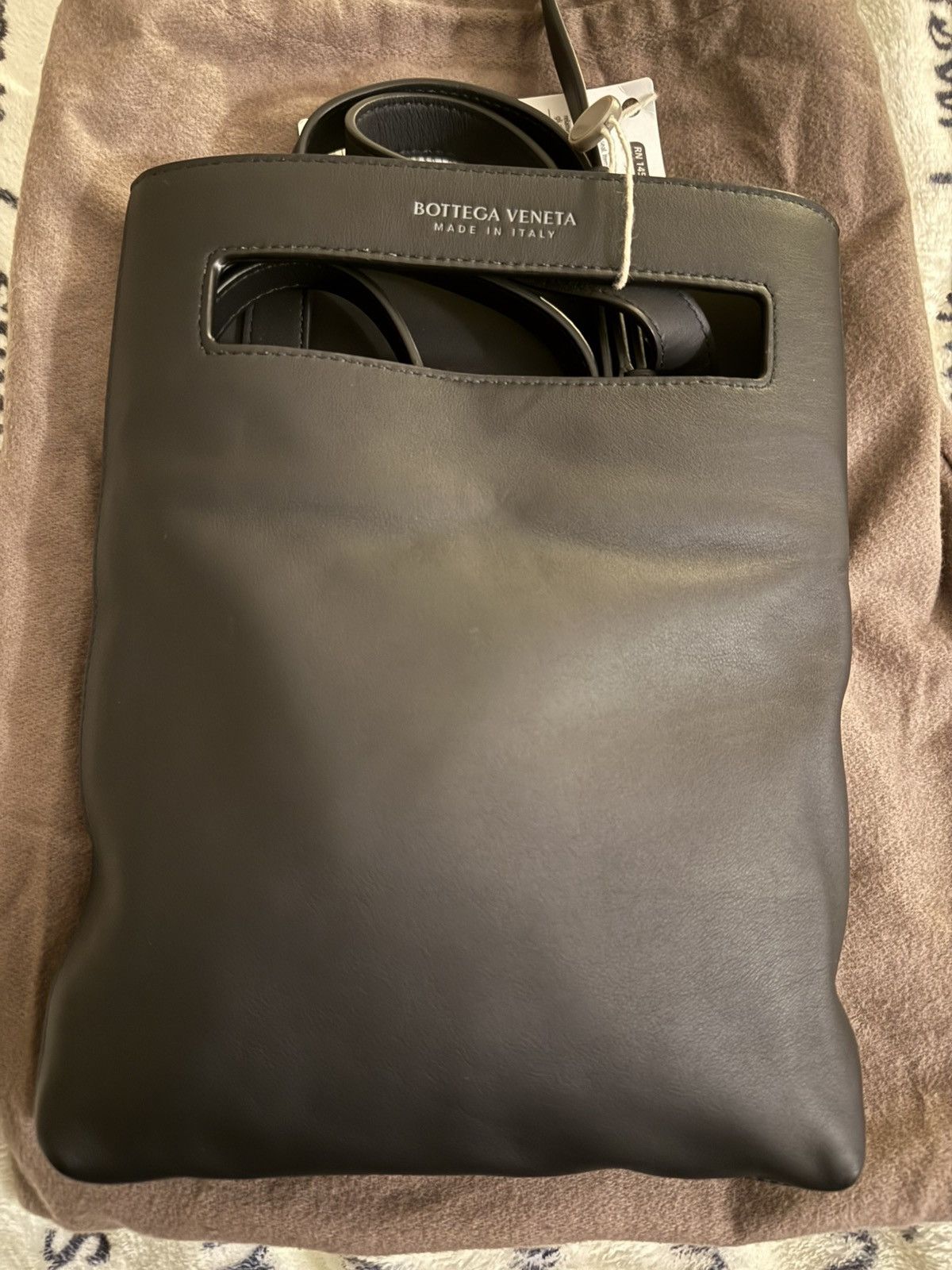 Bottega Veneta Intrecciato Leather Messenger Bag UNISEX Black Size ONE SIZE - 11 Thumbnail